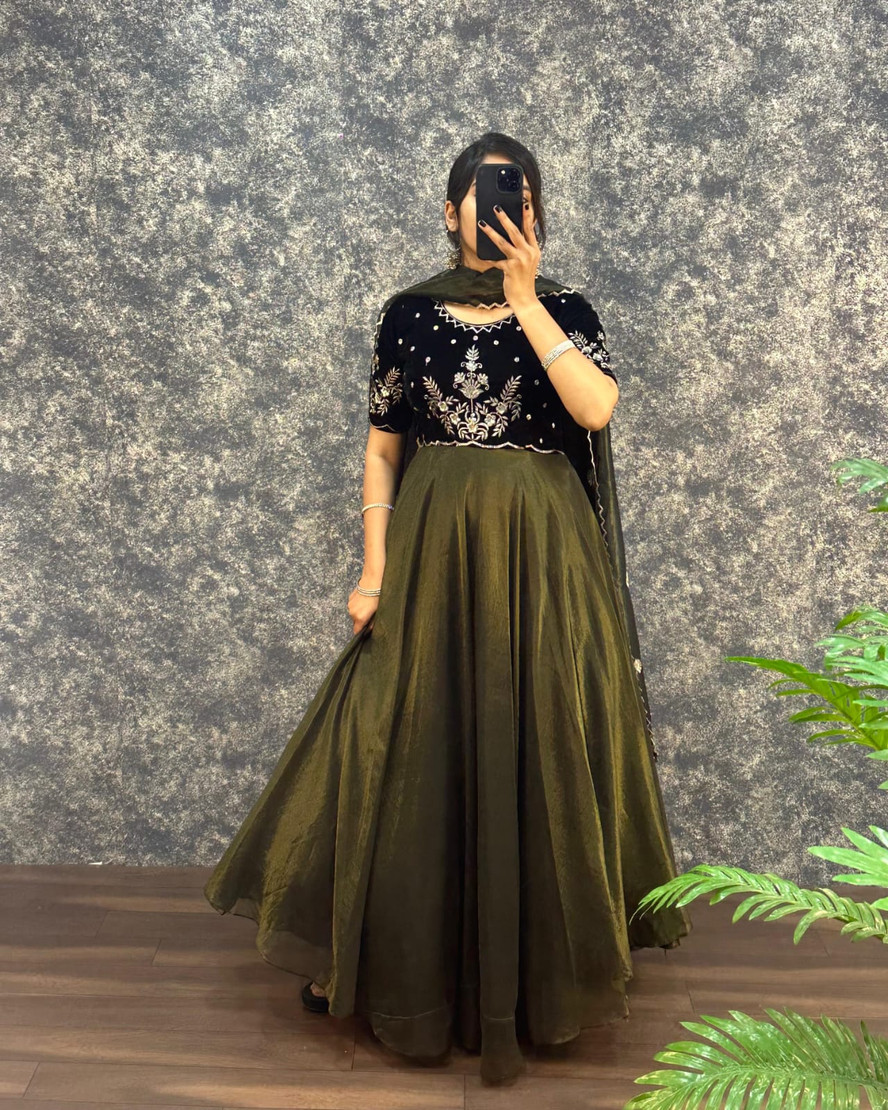 Soniya : Velvet Outfit π