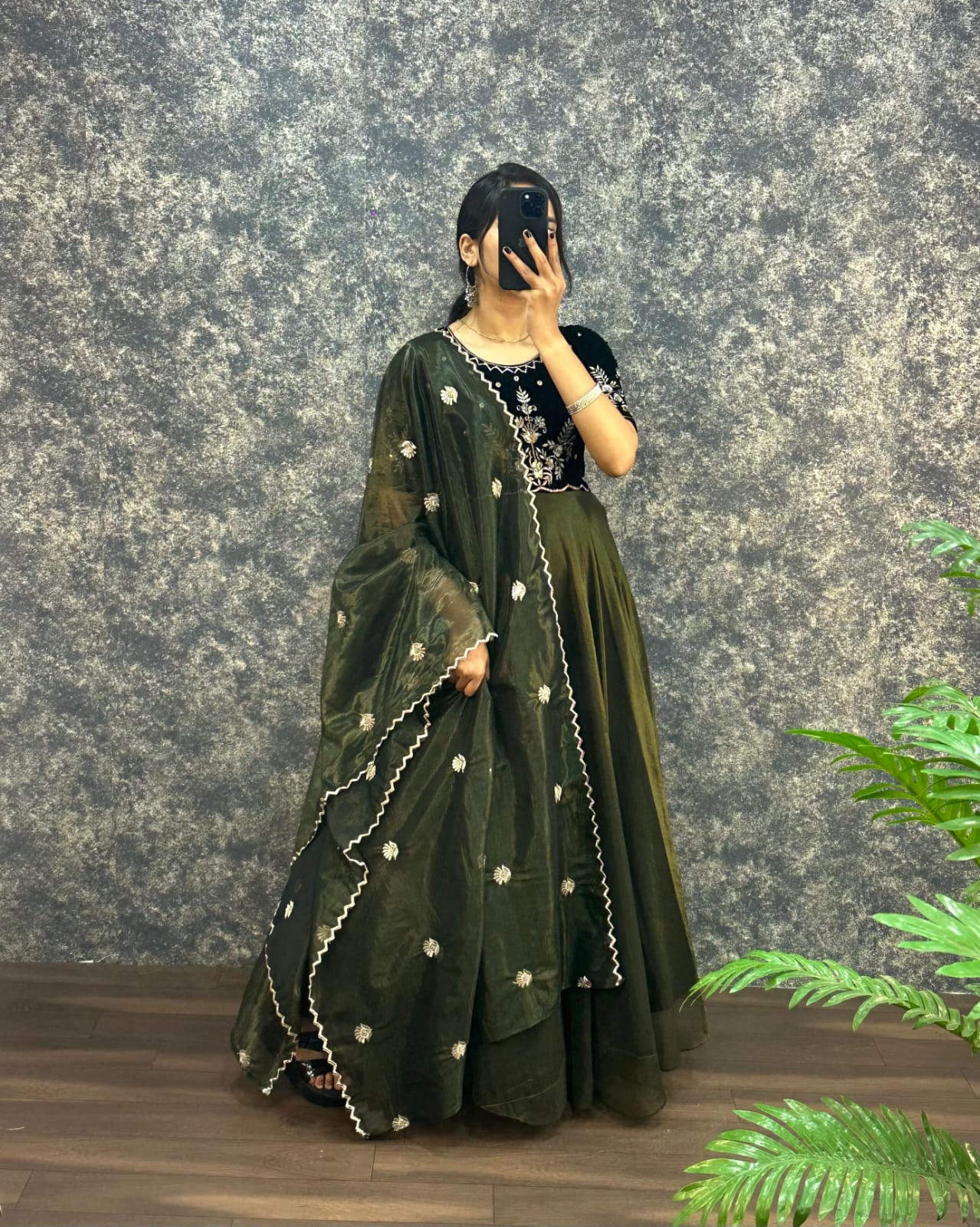 Soniya : Velvet Outfit π