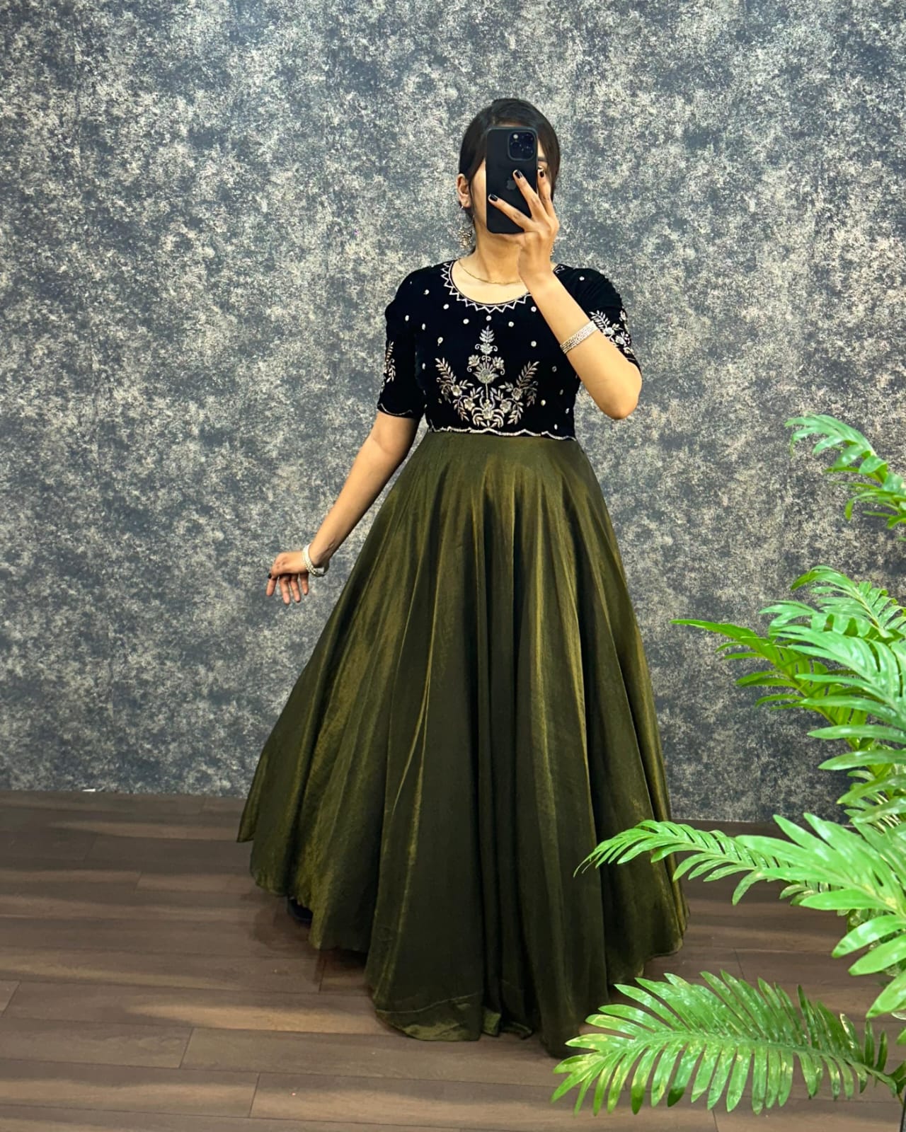 Soniya : Velvet Outfit π