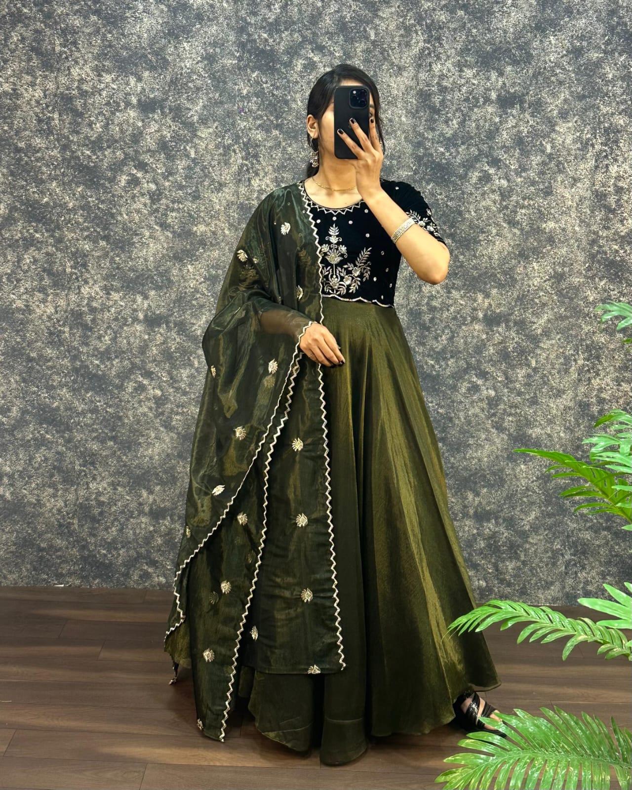 Soniya : Velvet Outfit π