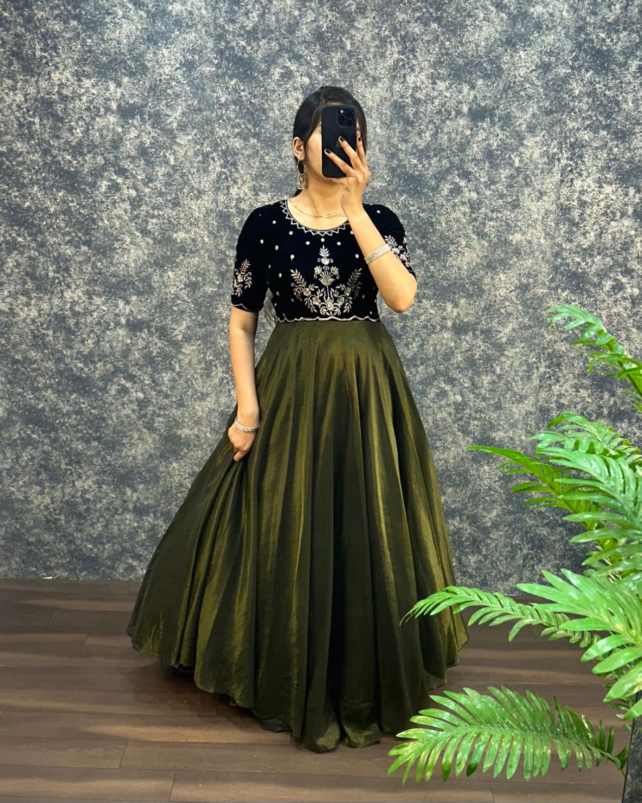 Soniya : Velvet Outfit π