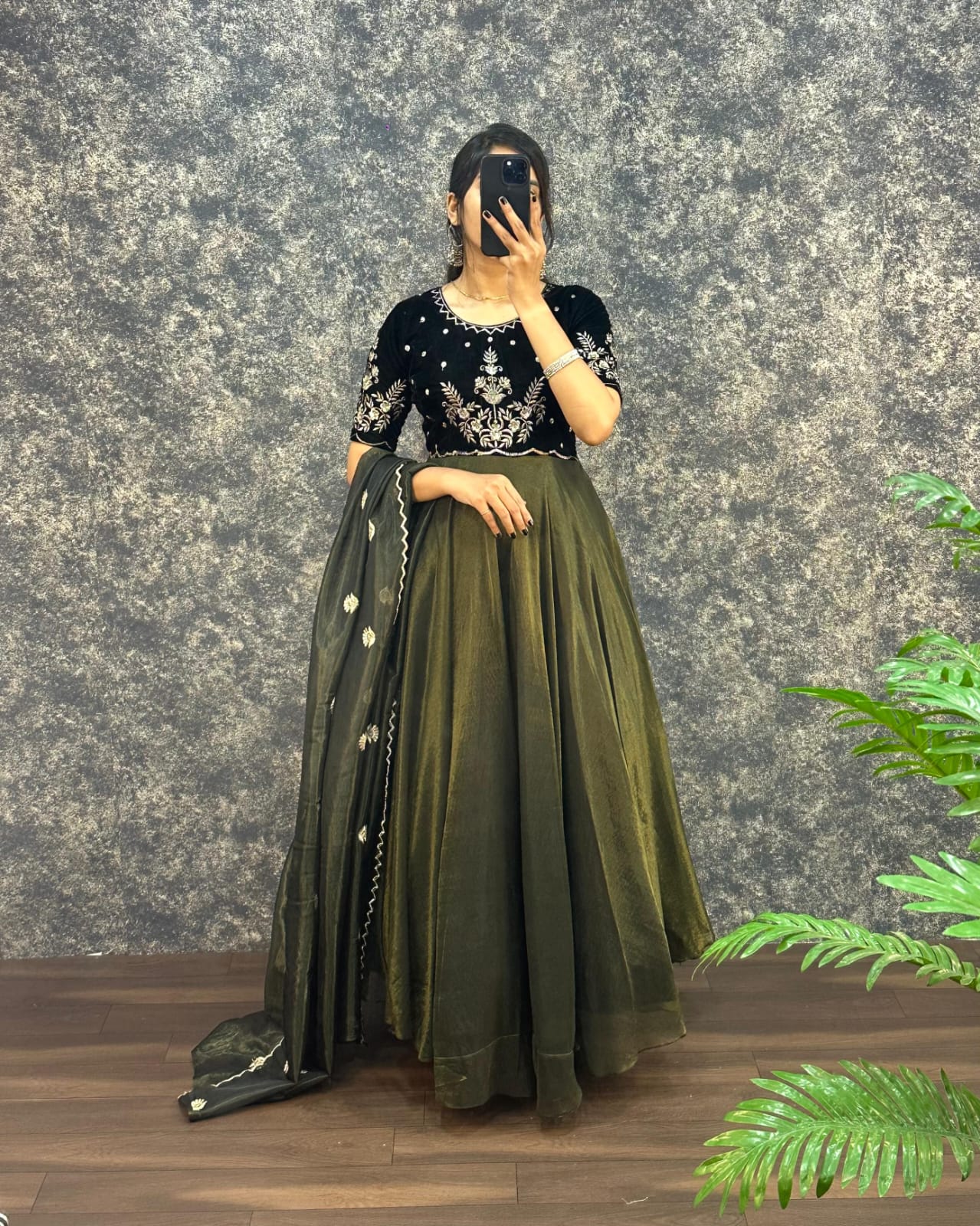 Soniya : Velvet Outfit π