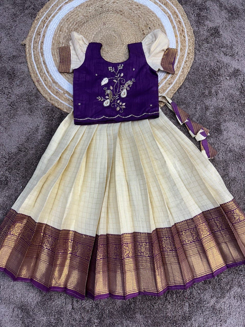 Divi : Kids Lehengas