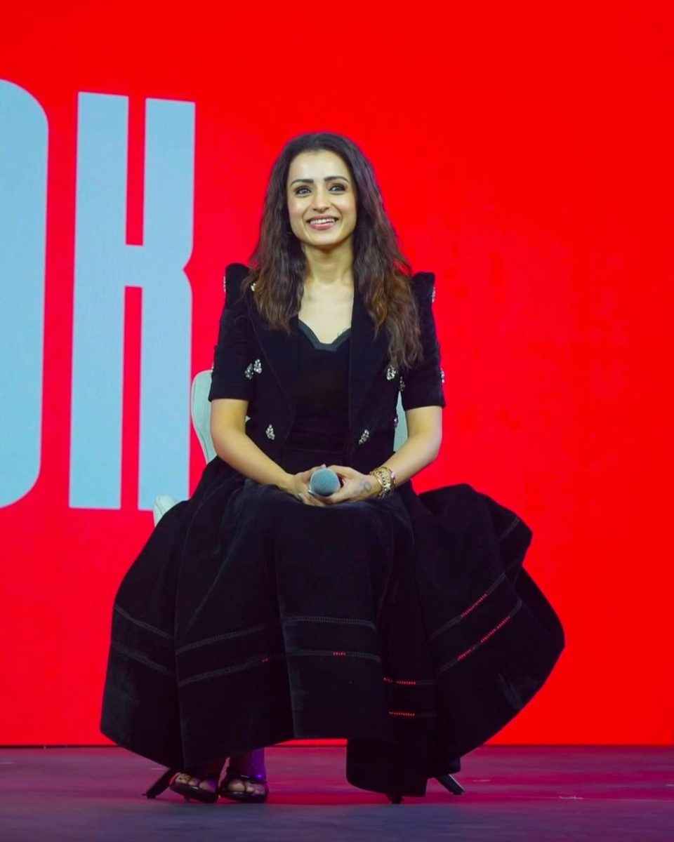 Trisha - Velevt frock