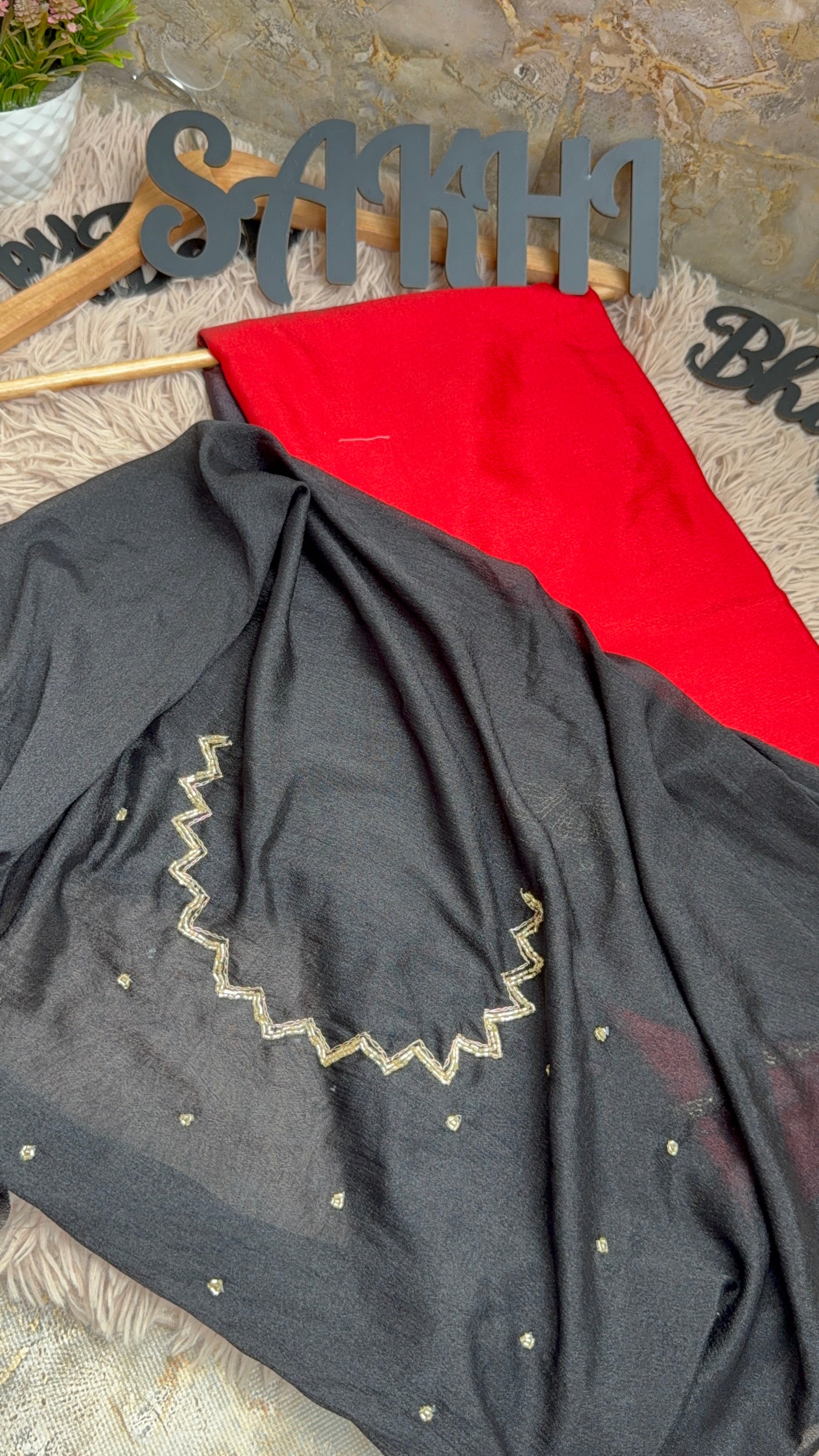 Red Rose : Chinnon Handwork Duo