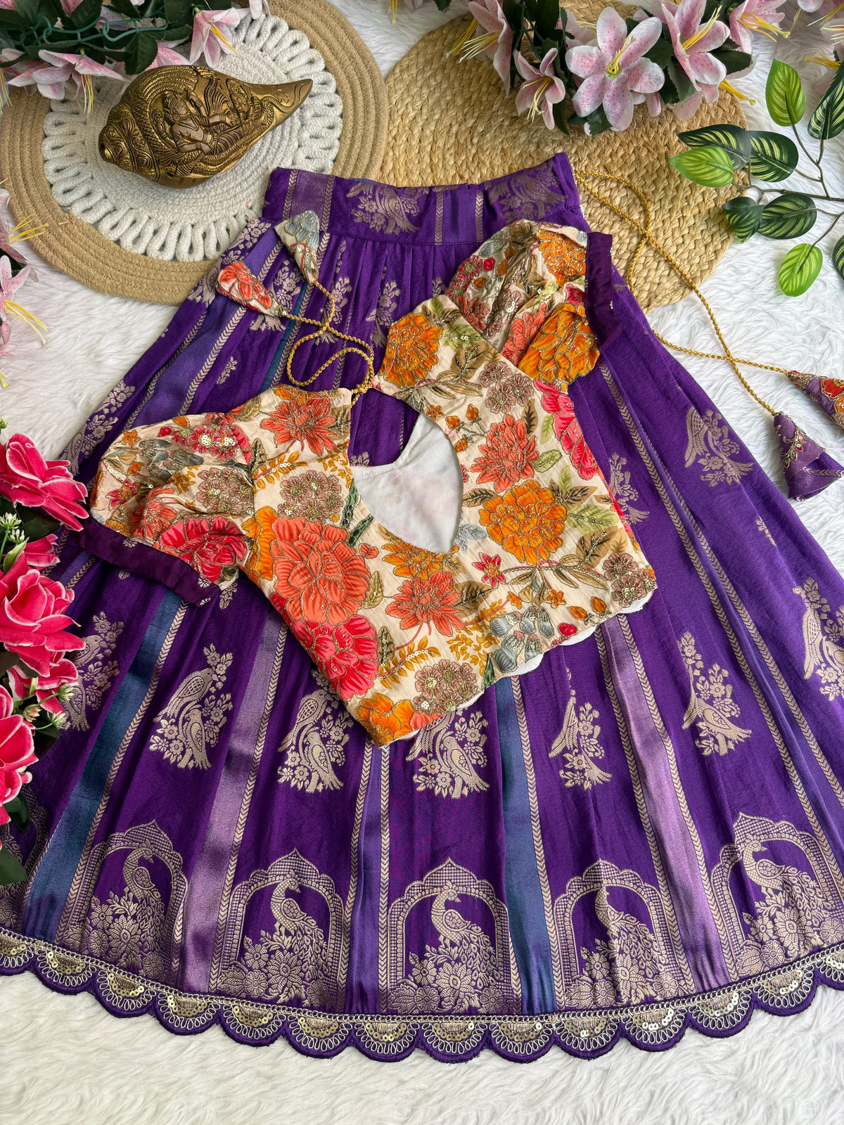 Avnika: Kids Lehengas