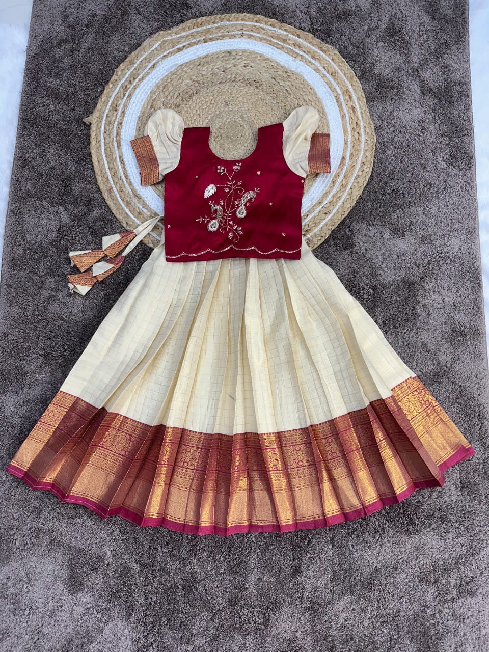 Divi : Kids Lehengas