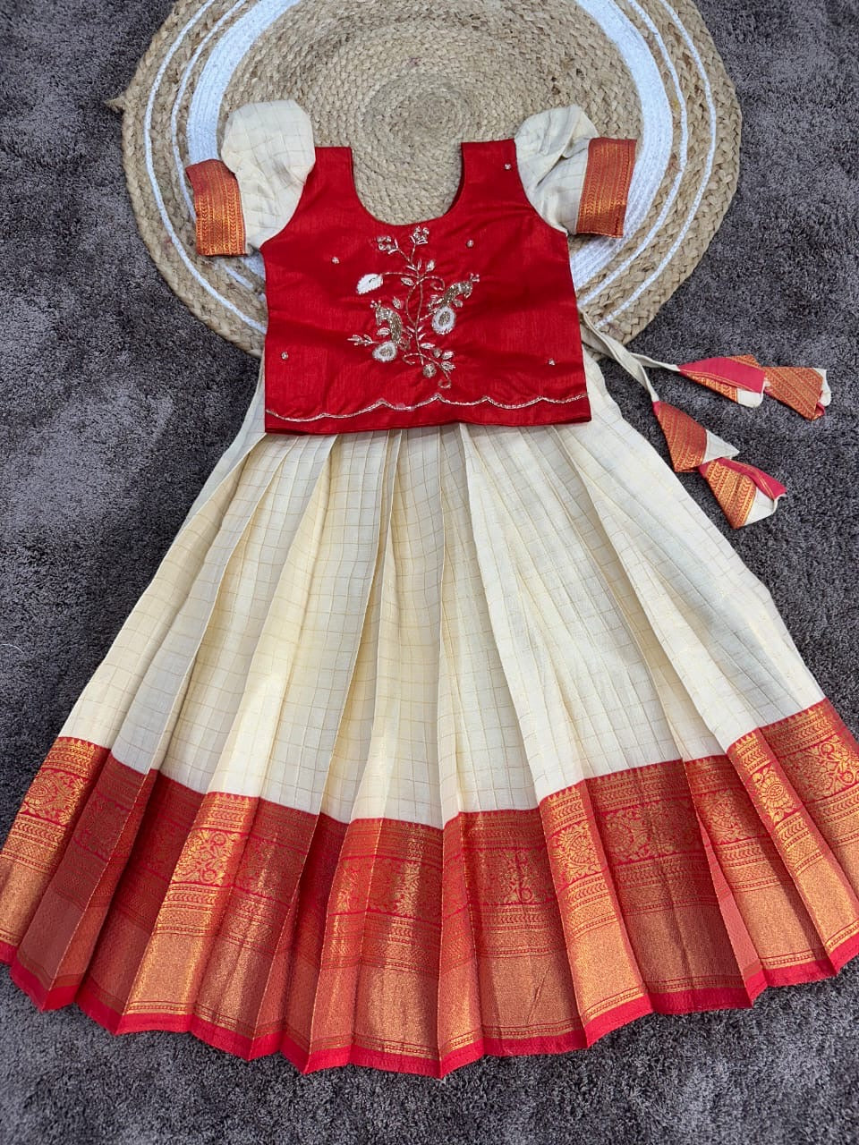 Divi : Kids Lehengas