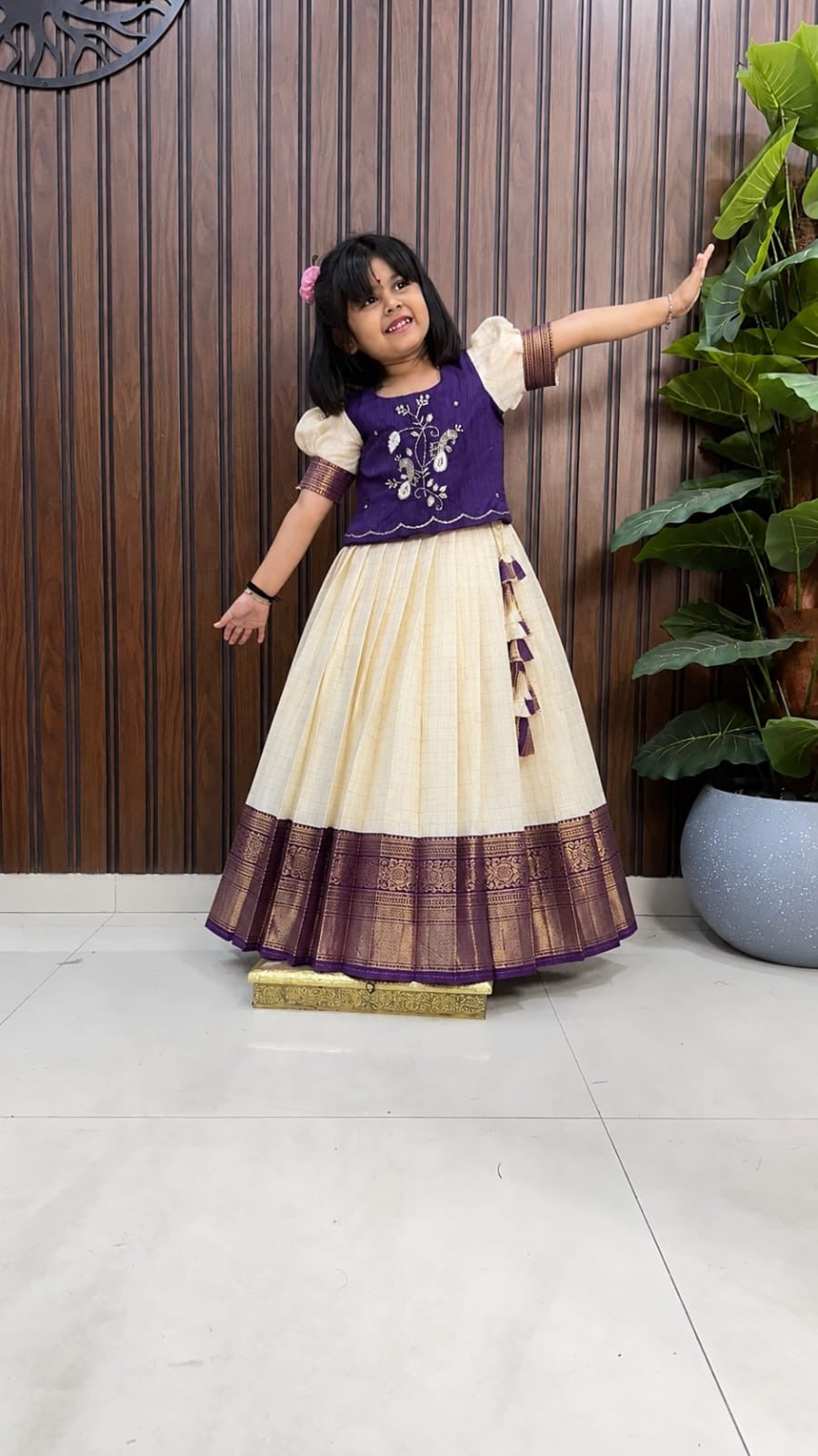Divi : Kids Lehengas
