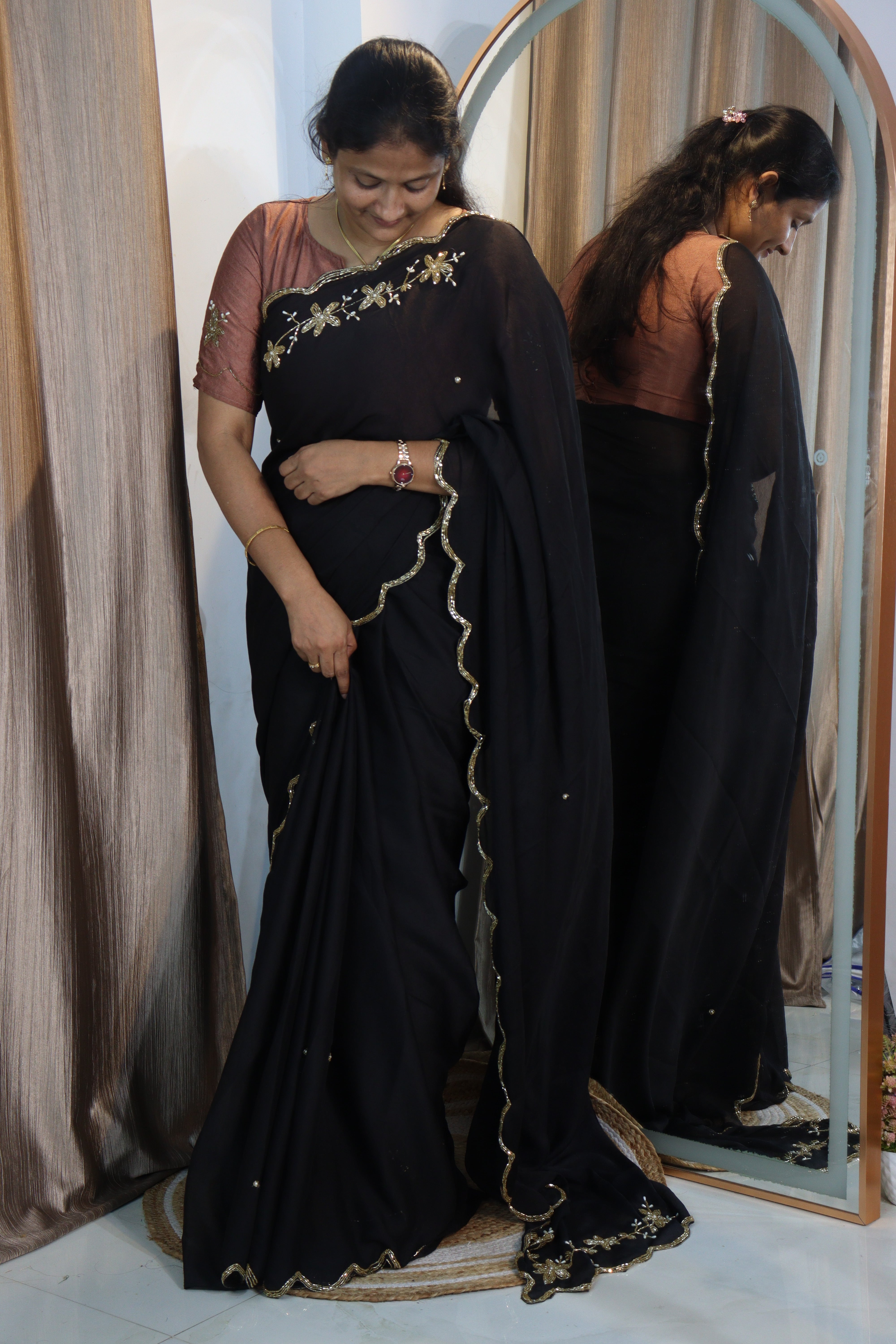 Monalisa: Exclusive Handwork Sarees 💕