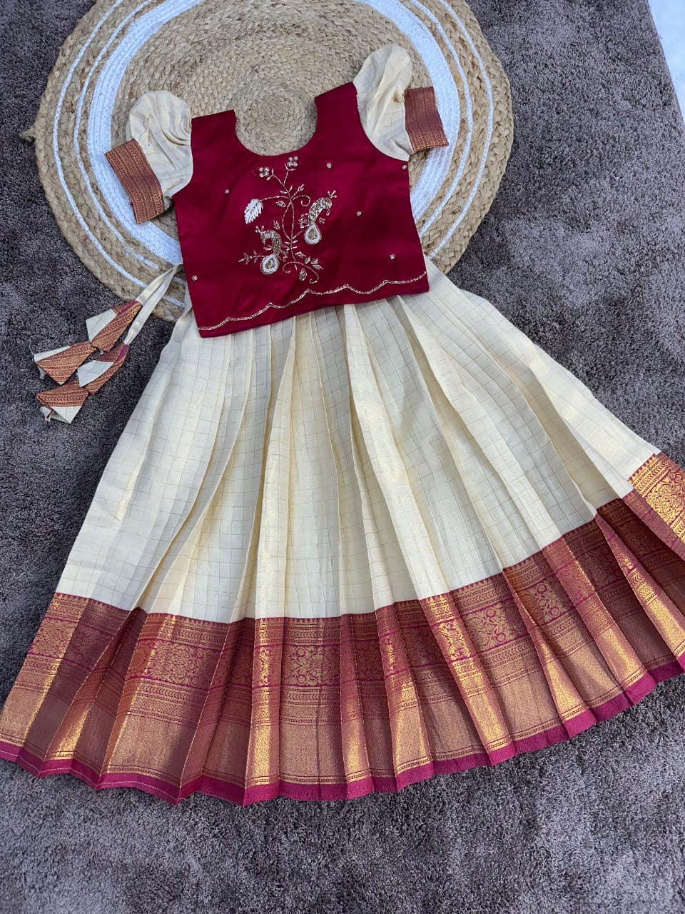 Divi : Kids Lehengas