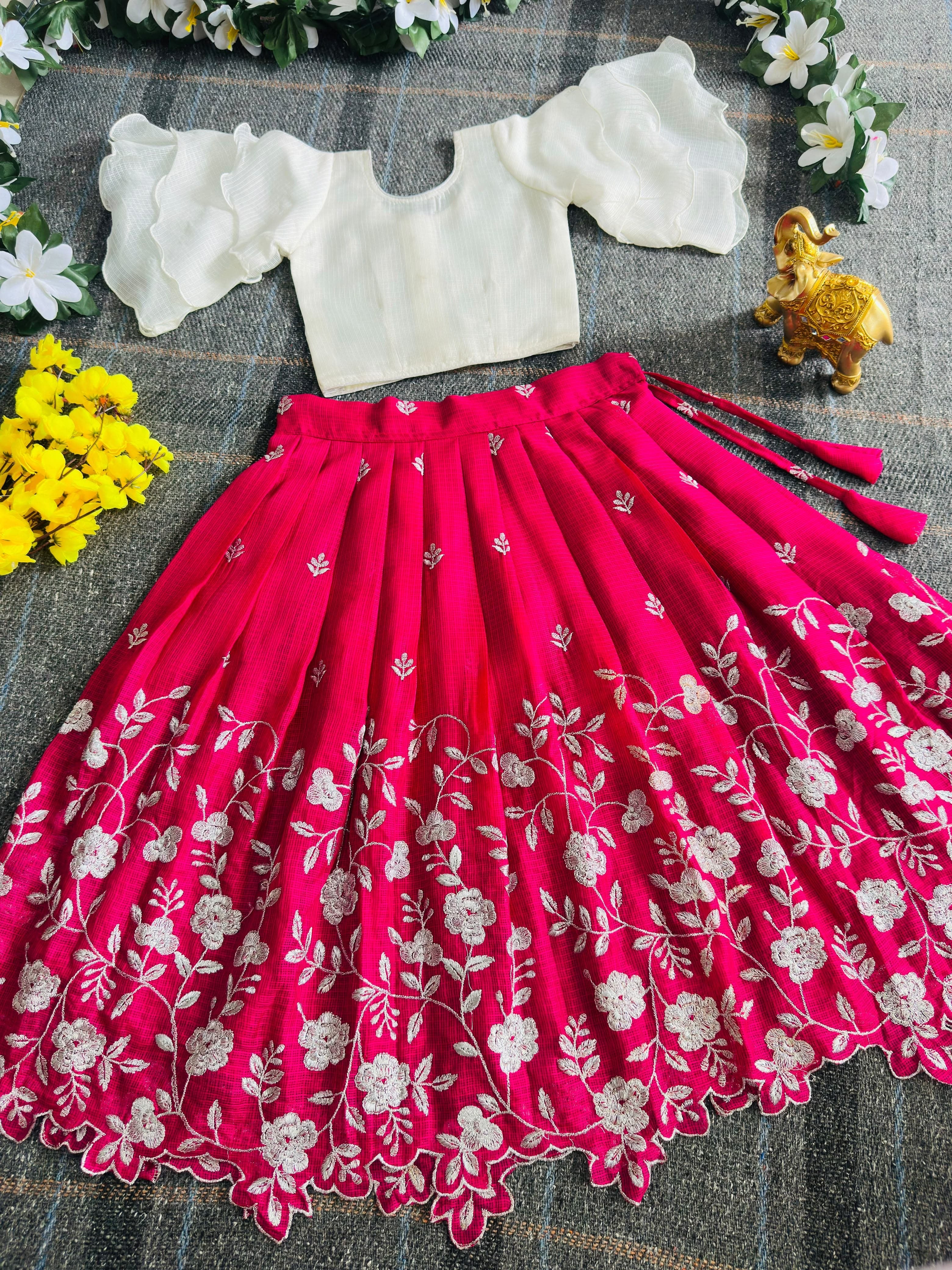 Little princess - Kota checks Lehengas