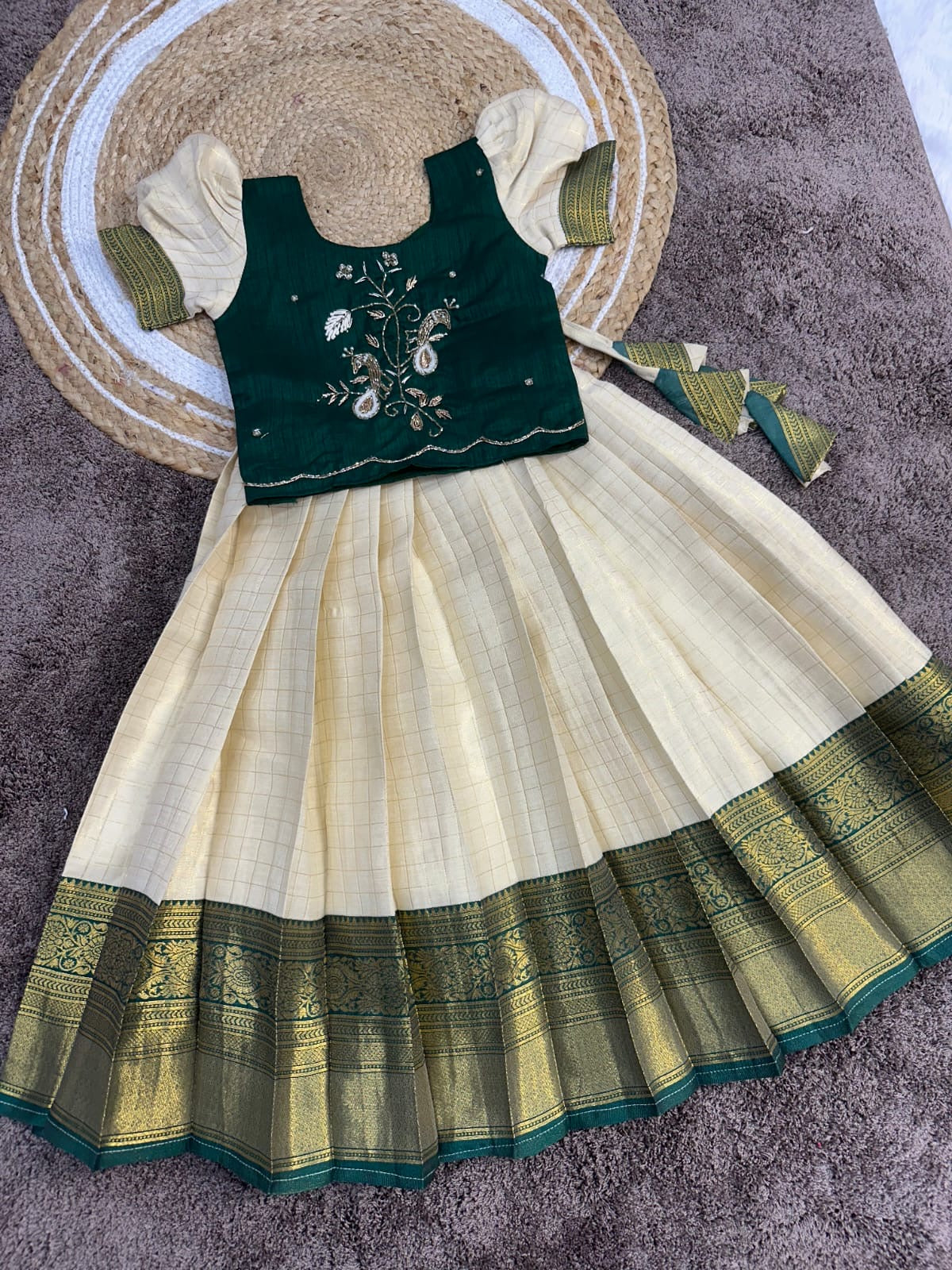 Divi : Kids Lehengas