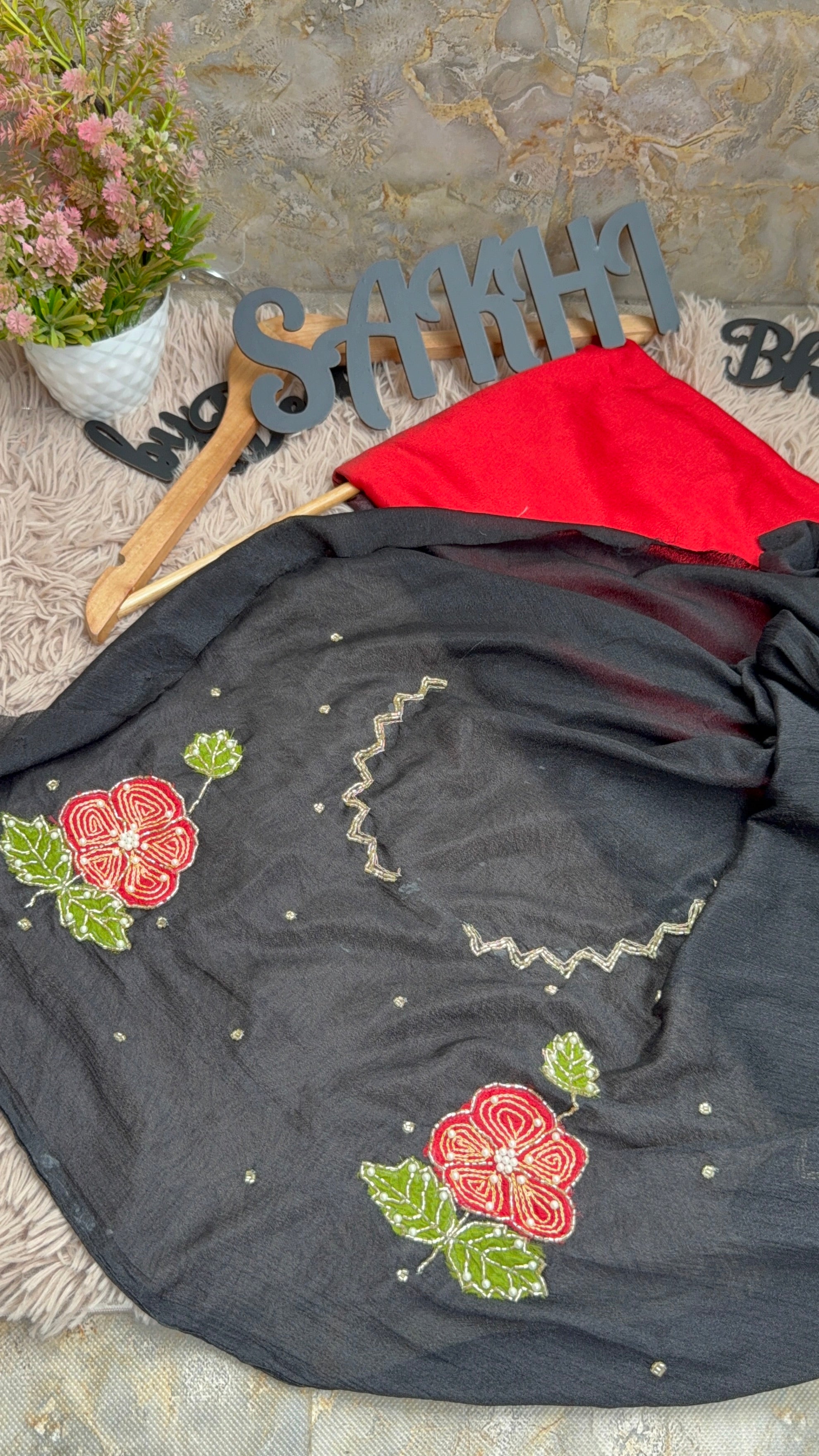 Red Rose : Chinnon Handwork Duo