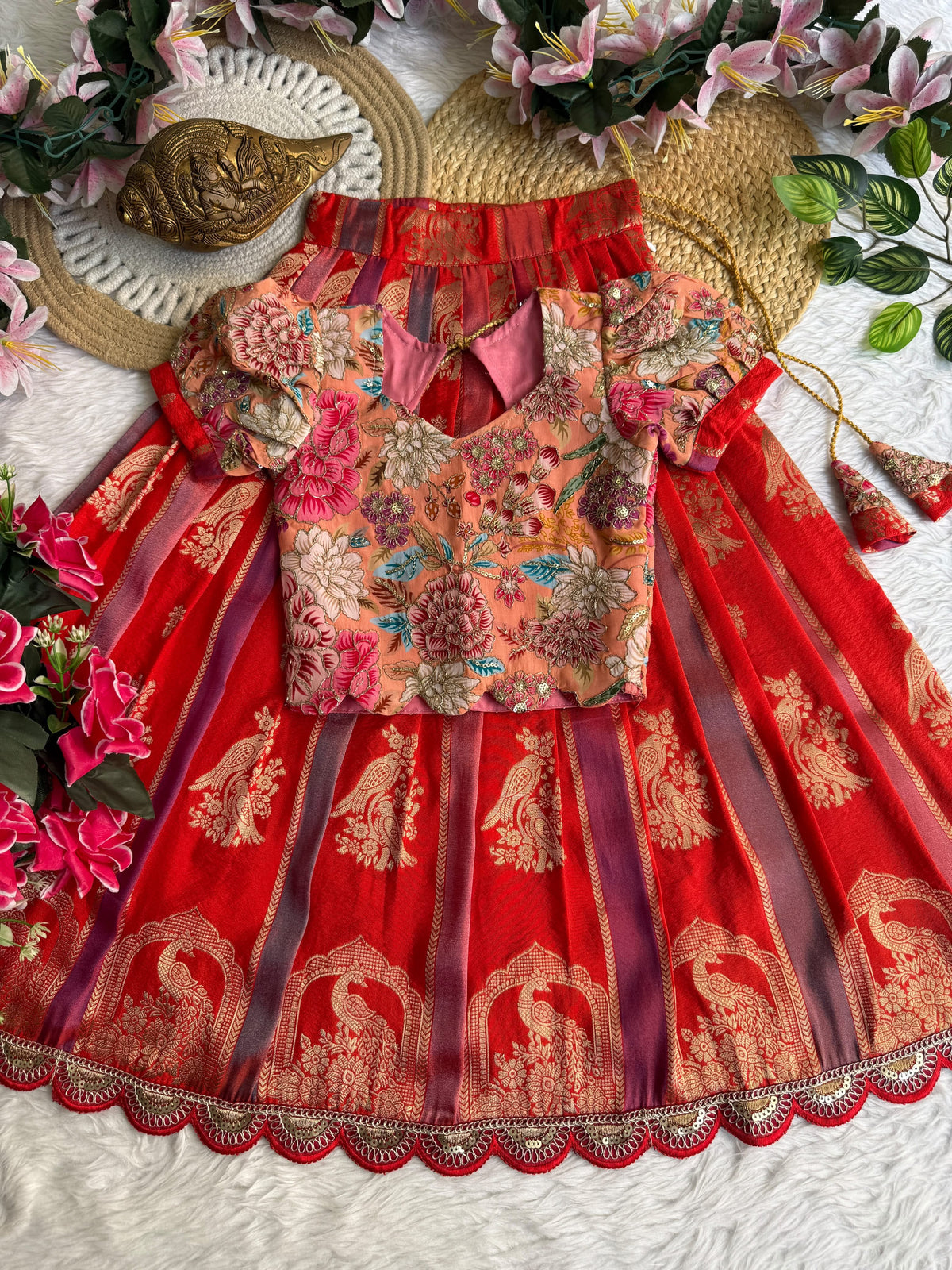 Avnika: Kids Lehengas