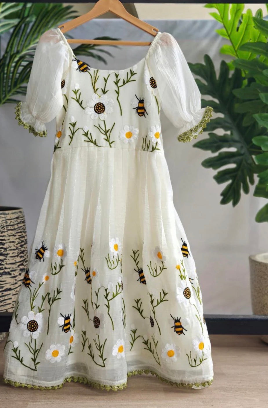 Honey bee : Cute frock 💕
