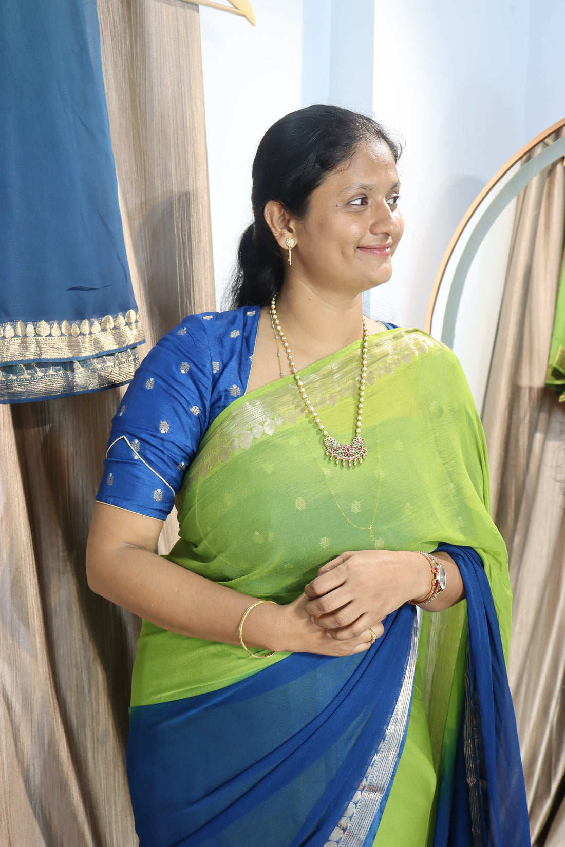 Sogasari : Dual shaded Georgettes