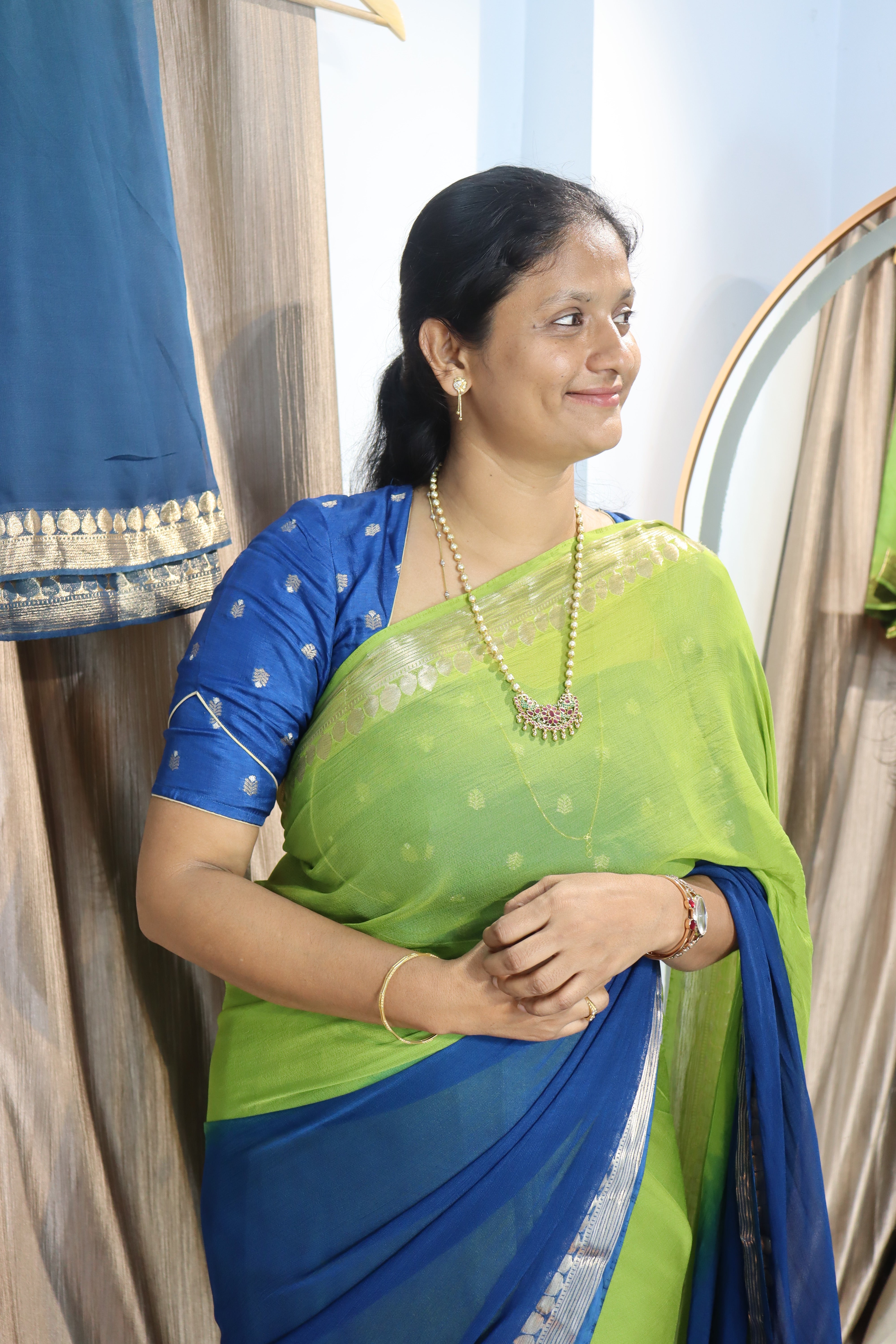 Sogasari : Dual shaded Georgettes