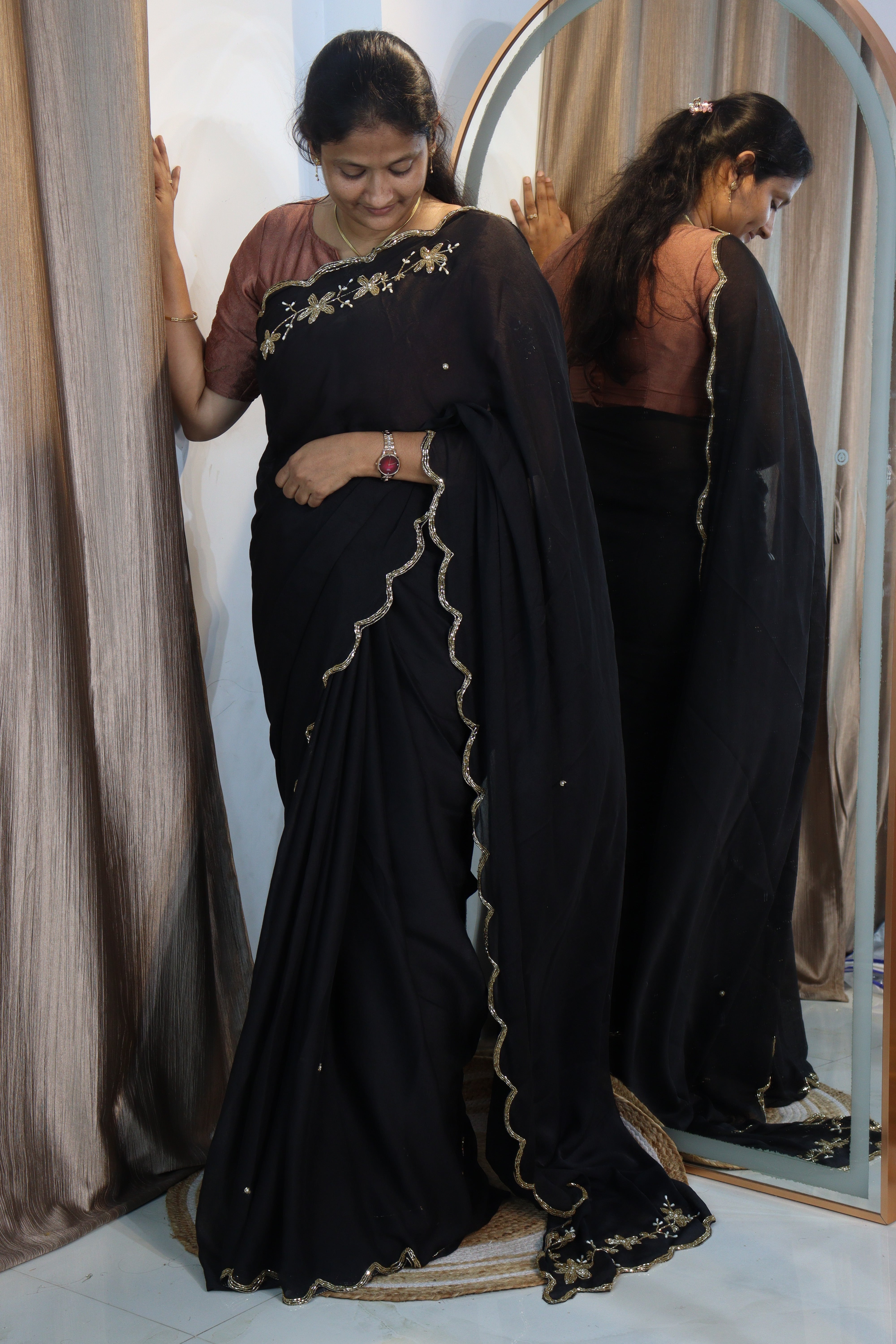 Monalisa: Exclusive Handwork Sarees 💕