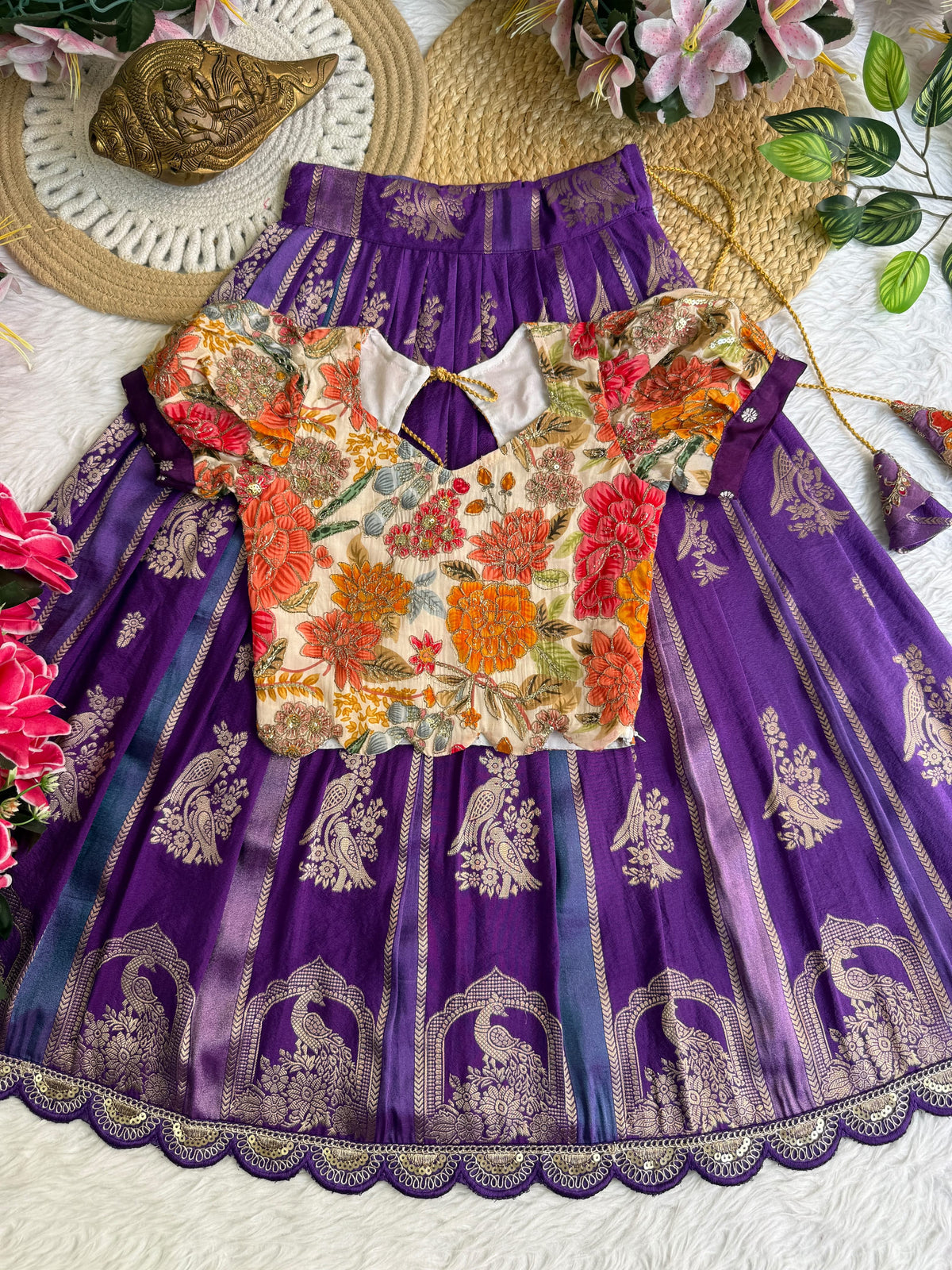 Avnika: Kids Lehengas