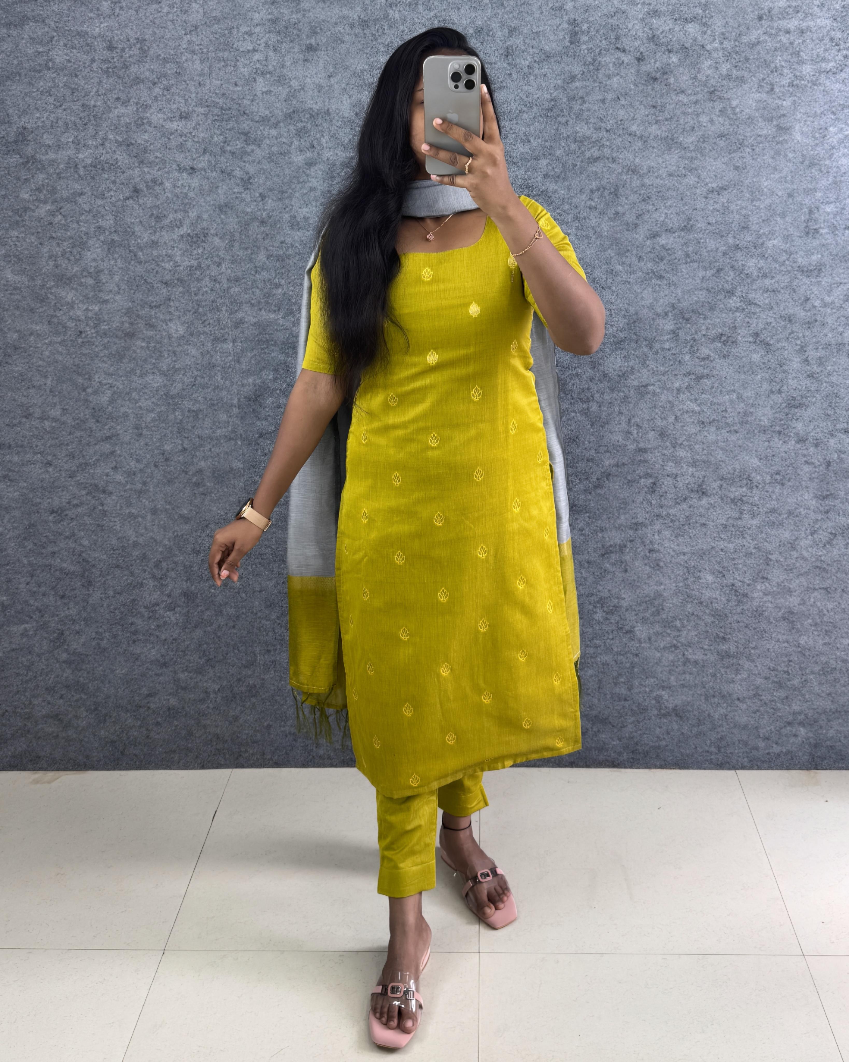 Situ : 3 piece Dress