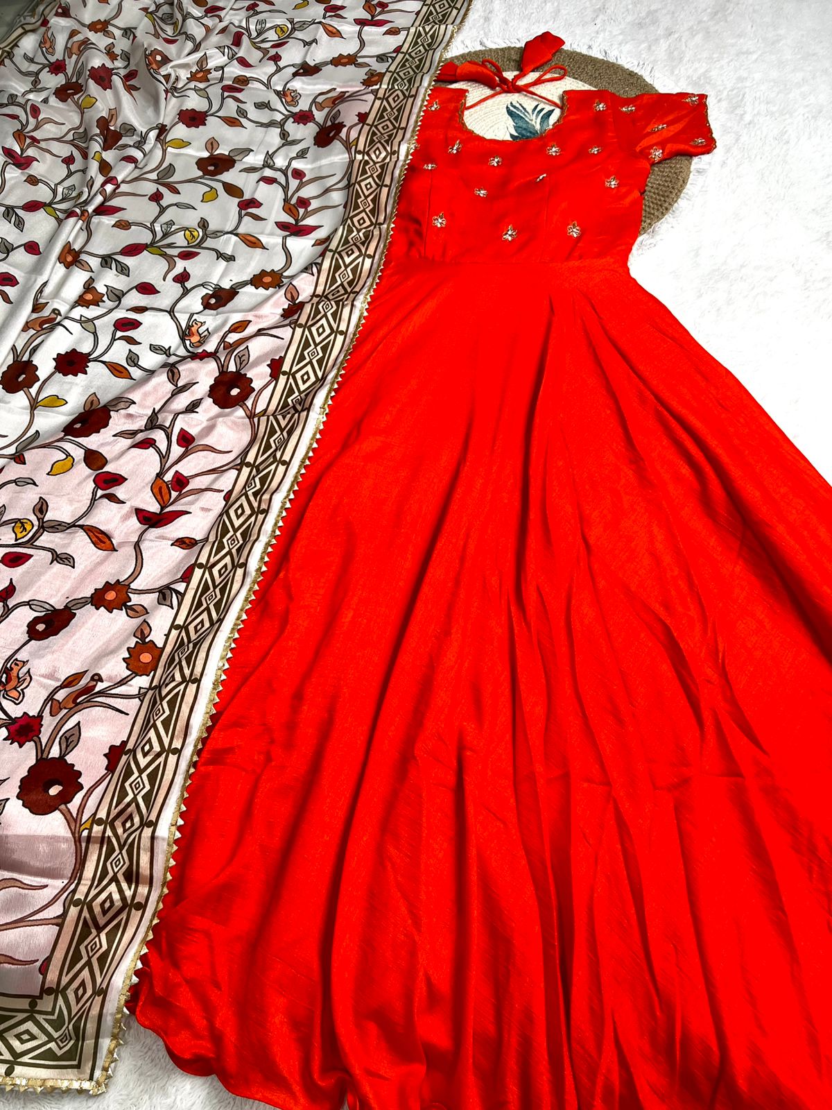 Sinora : Simple Maggam work Kurti with dupatta