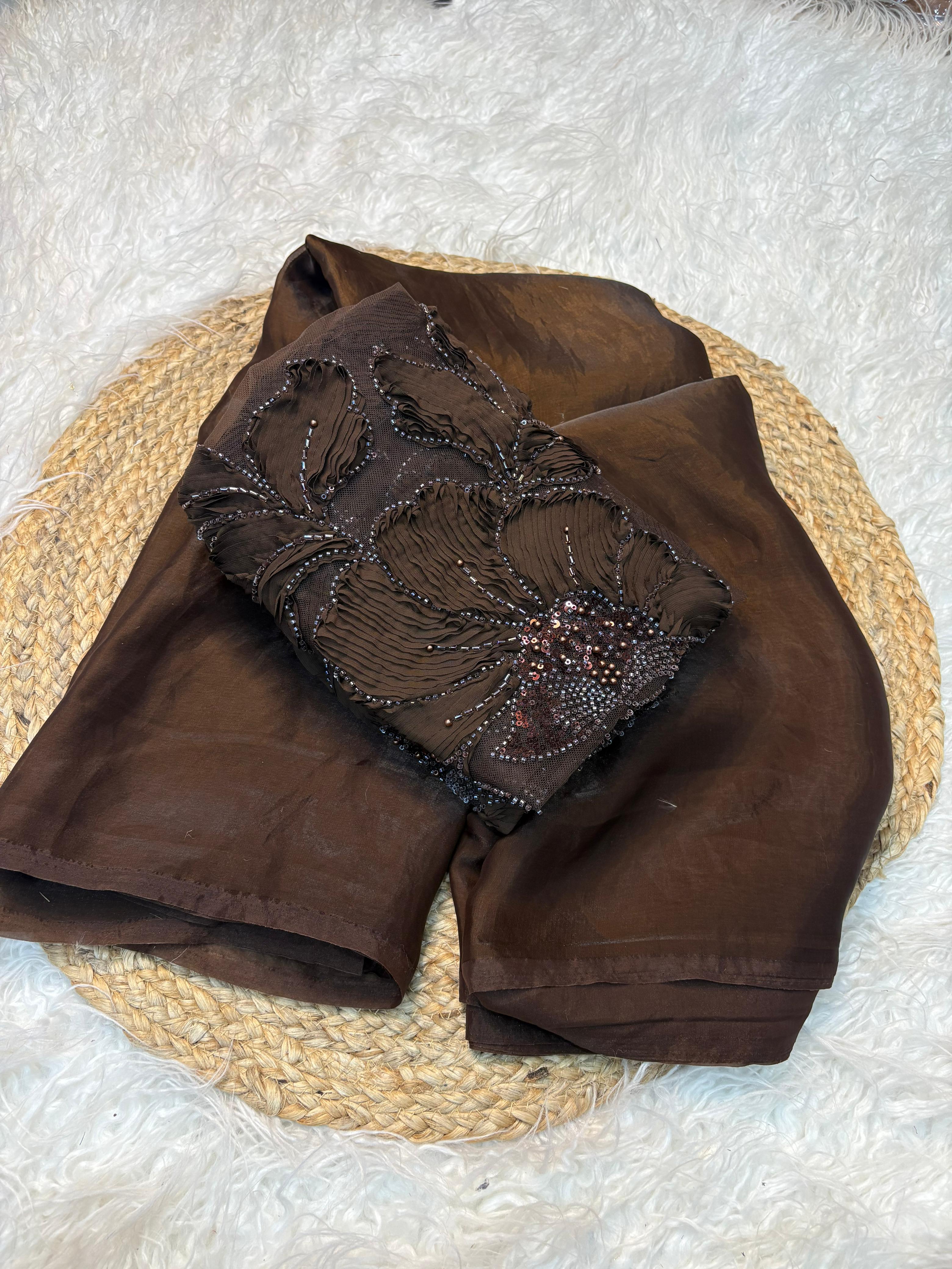 Leona : Dark choclate Brown 🤎