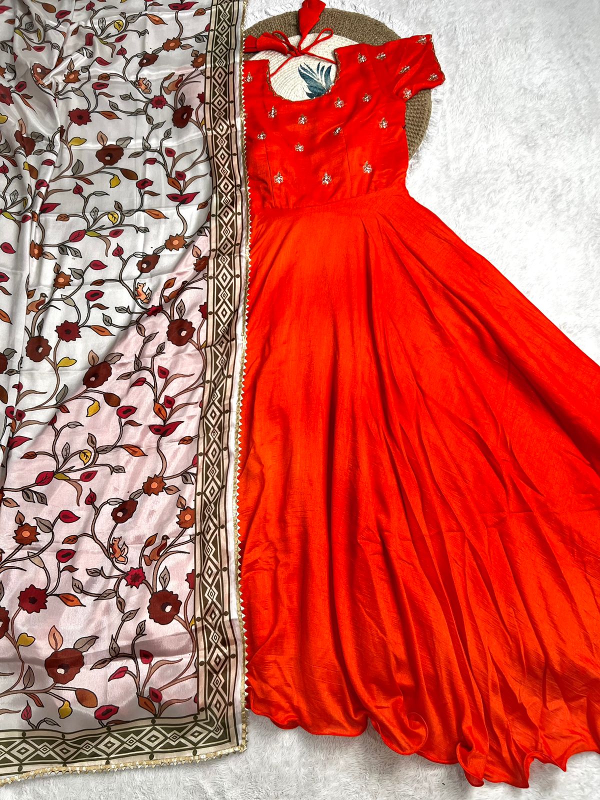 Sinora : Simple Maggam work Kurti with dupatta