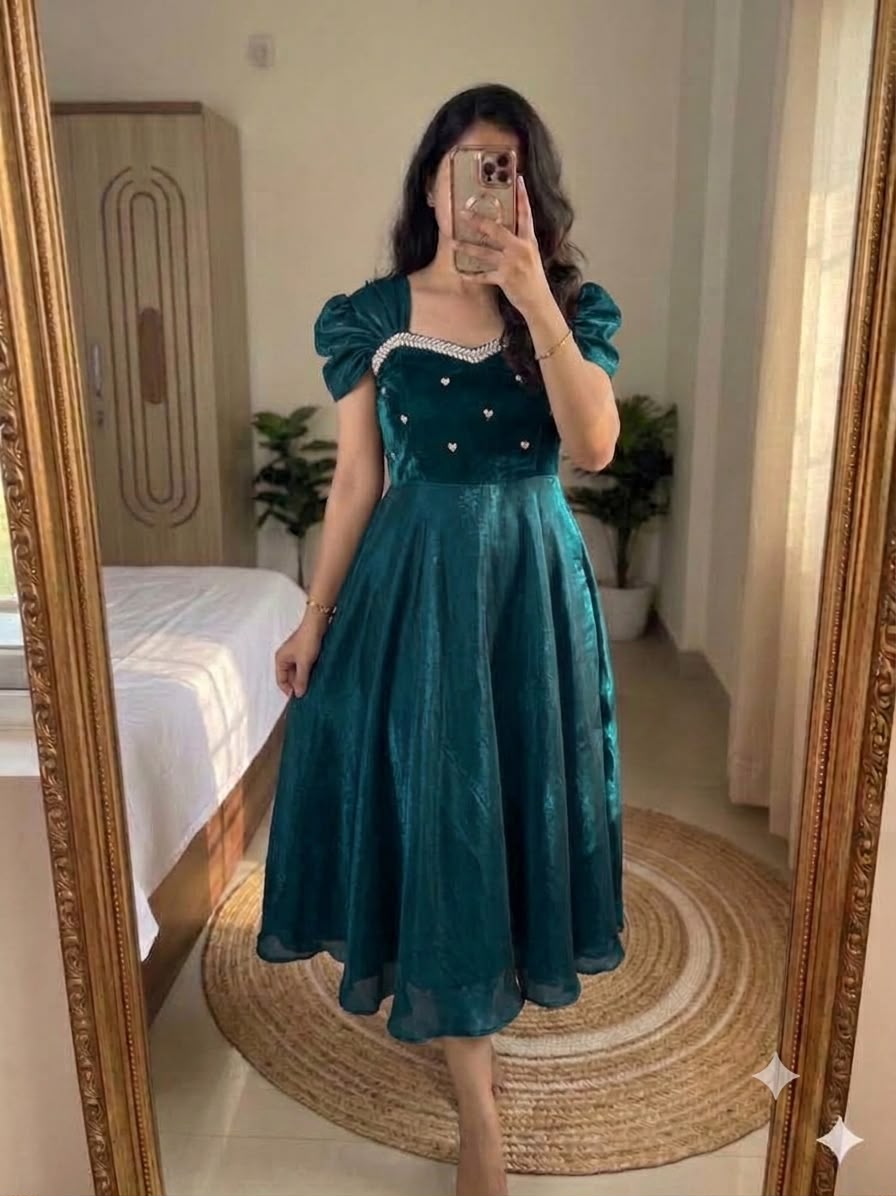 Hoyla : Prettiest frocks 💕