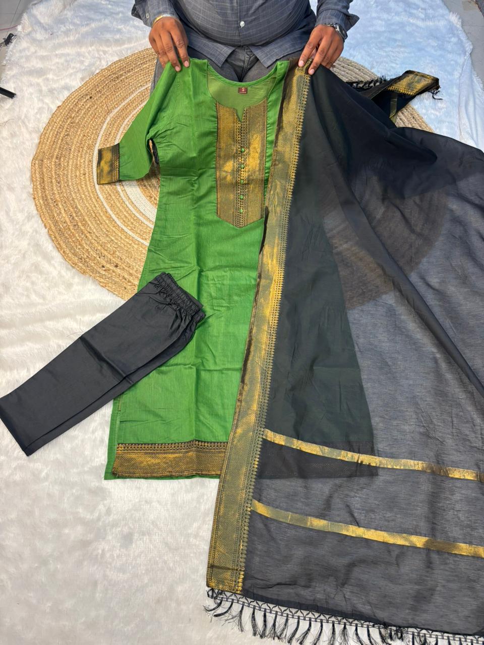 Mallika : Ethnic dresses