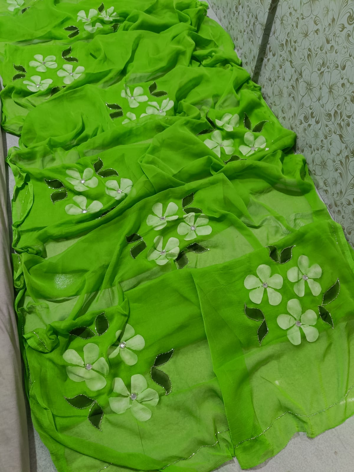 Jessi : Chiffon sarees hand painted