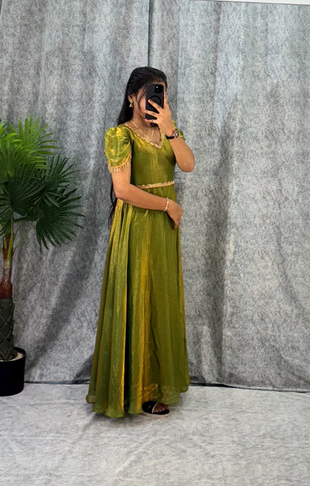 Mona : Designer Frocks