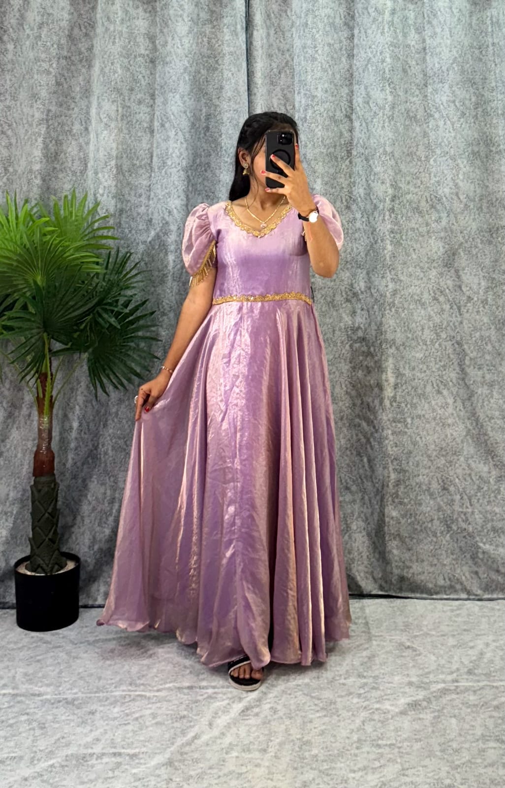 Mona : Designer Frocks