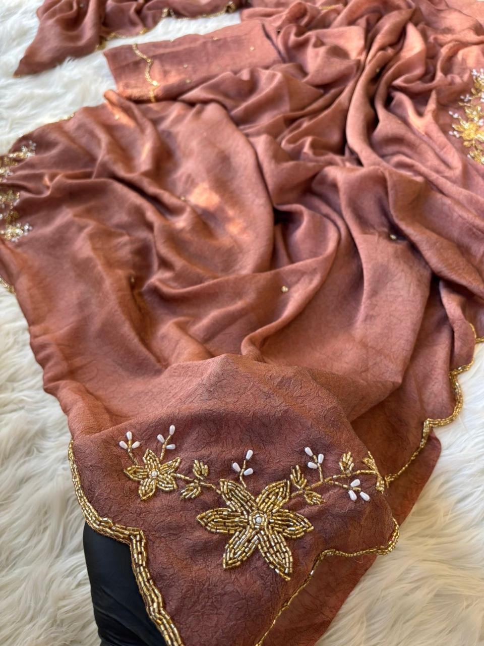 Monalisa: Exclusive Handwork Sarees 💕