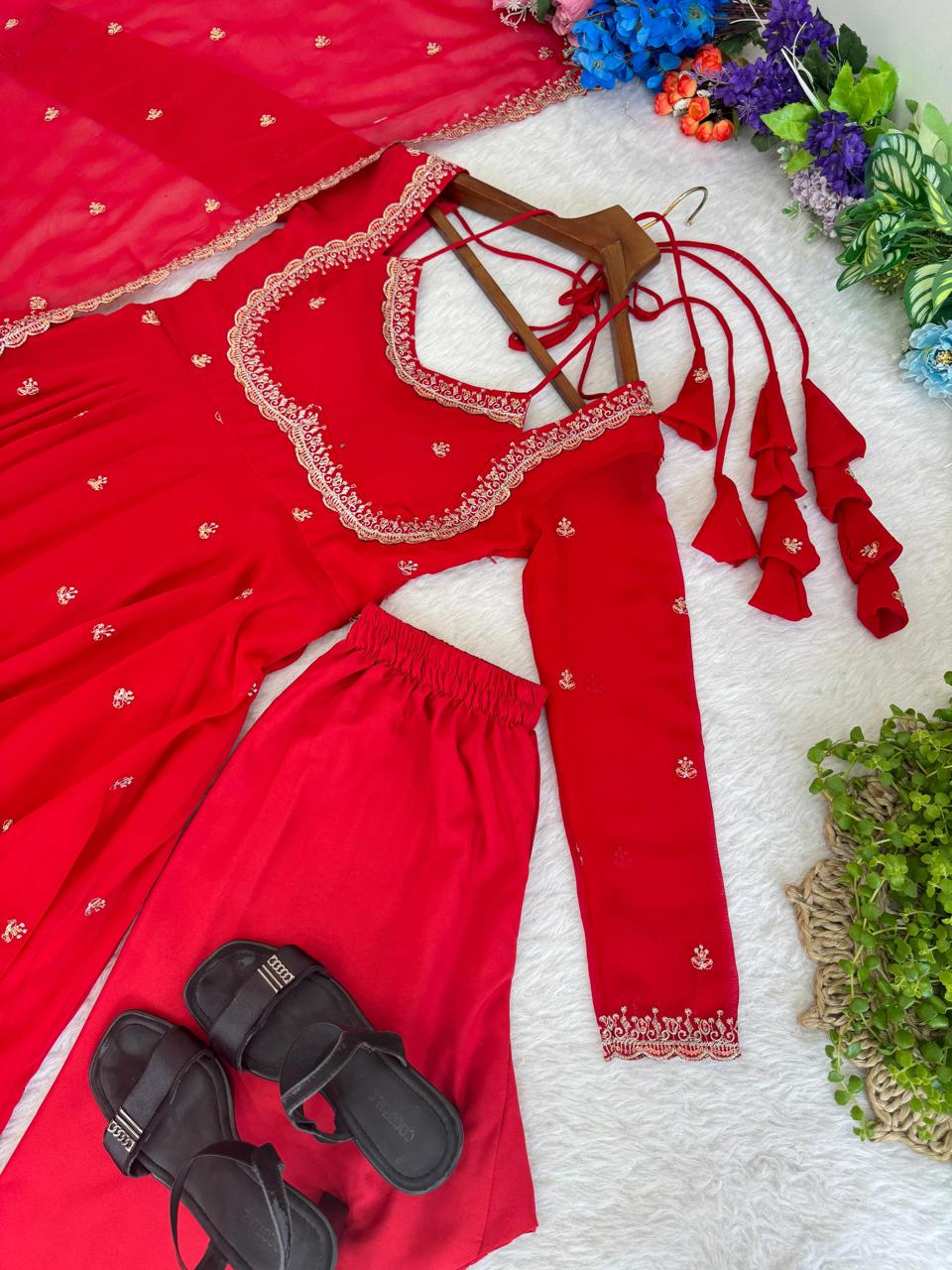 Pretty beauty : Party wear dress