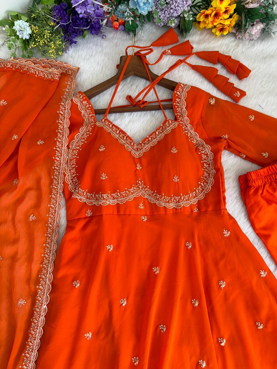 Pretty beauty : Party wear dress