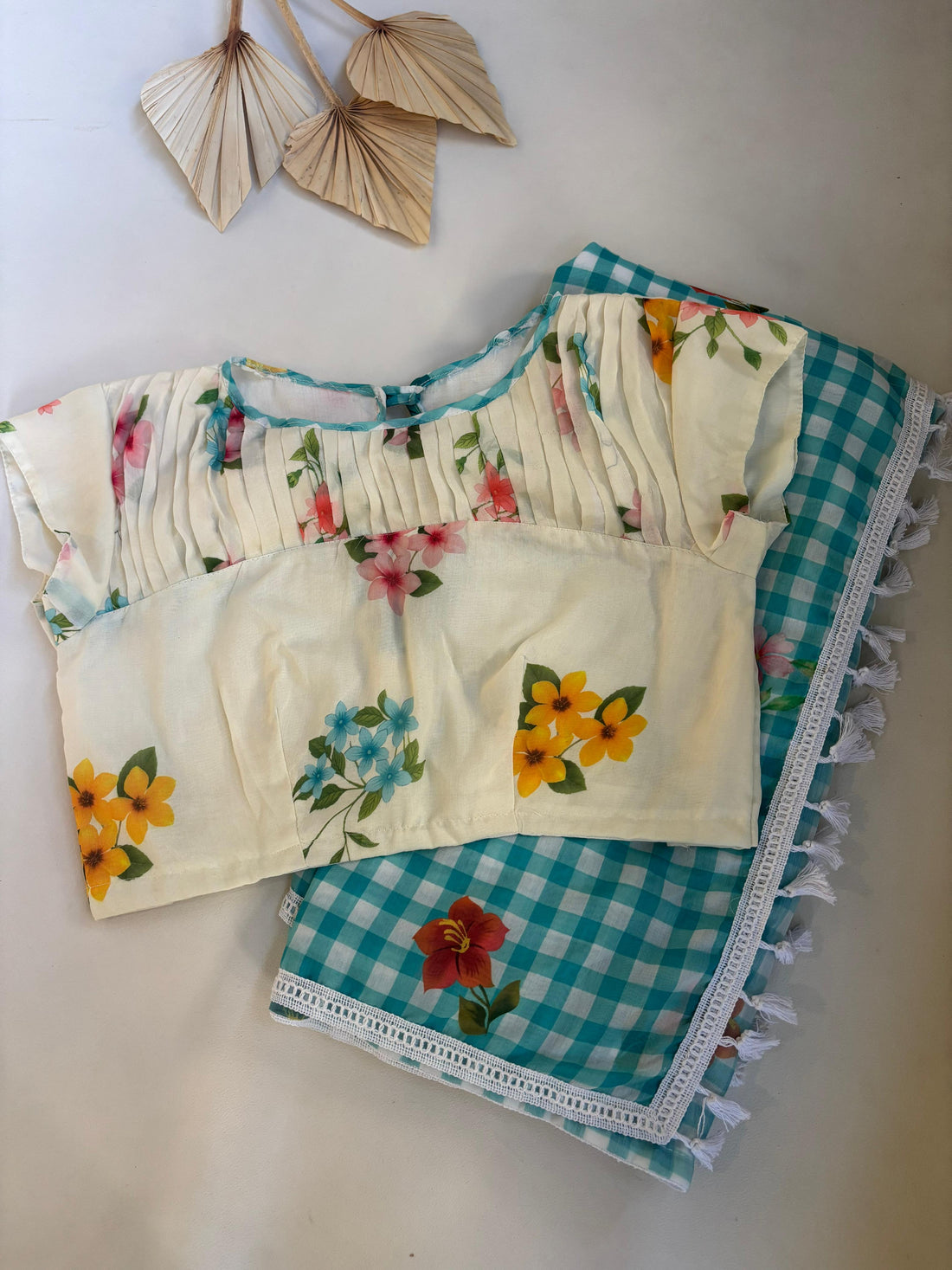 Swasa : pretty blouse and saree