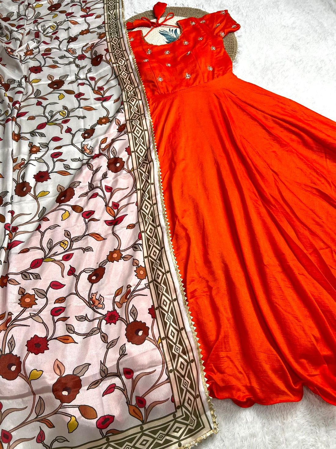 Sinora : Simple Maggam work Kurti with dupatta