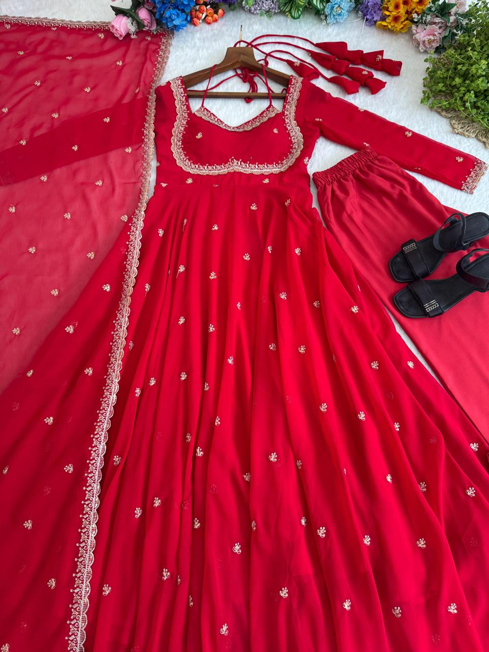 Pretty beauty : Party wear dress
