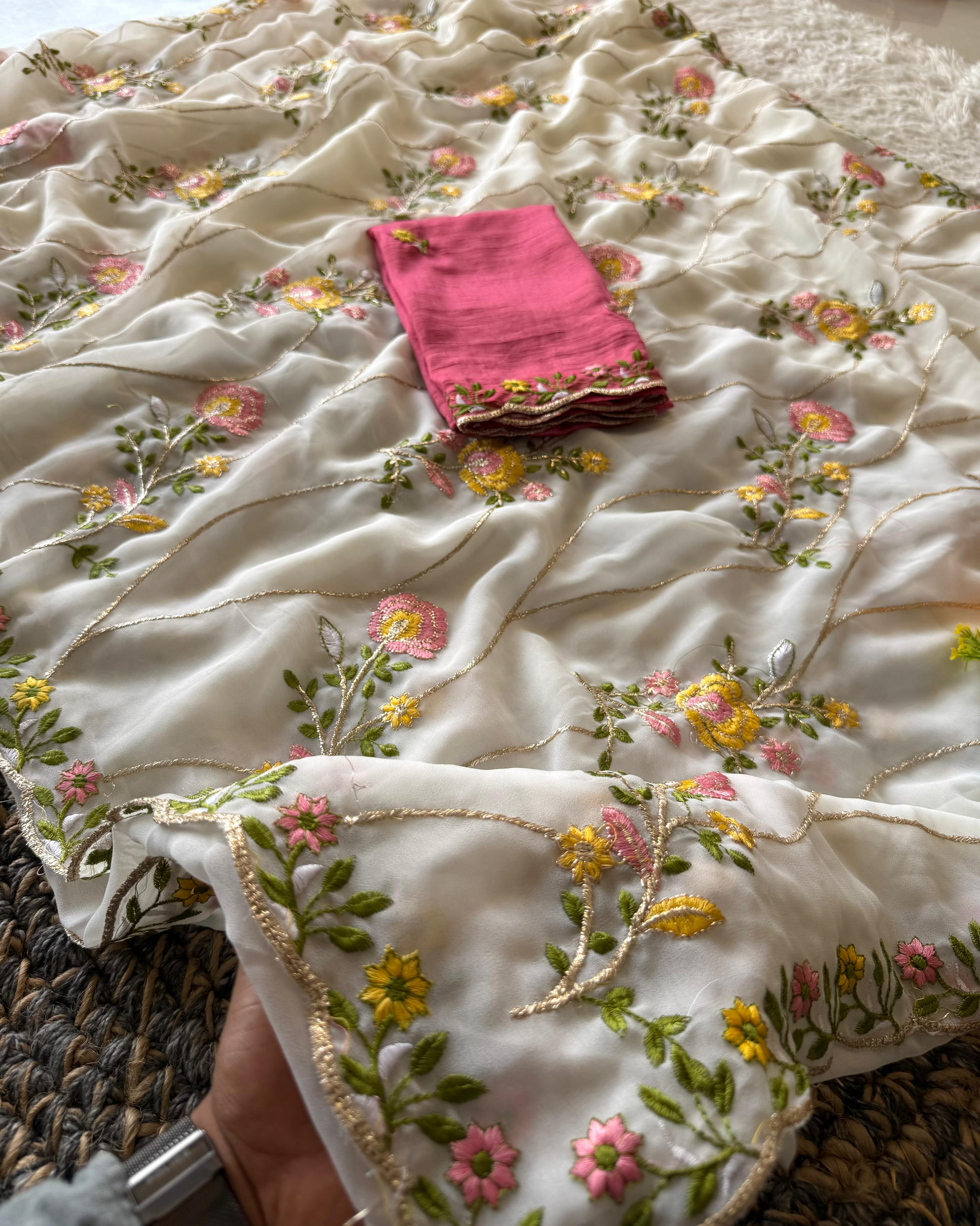 FLORA10 : Floral saree