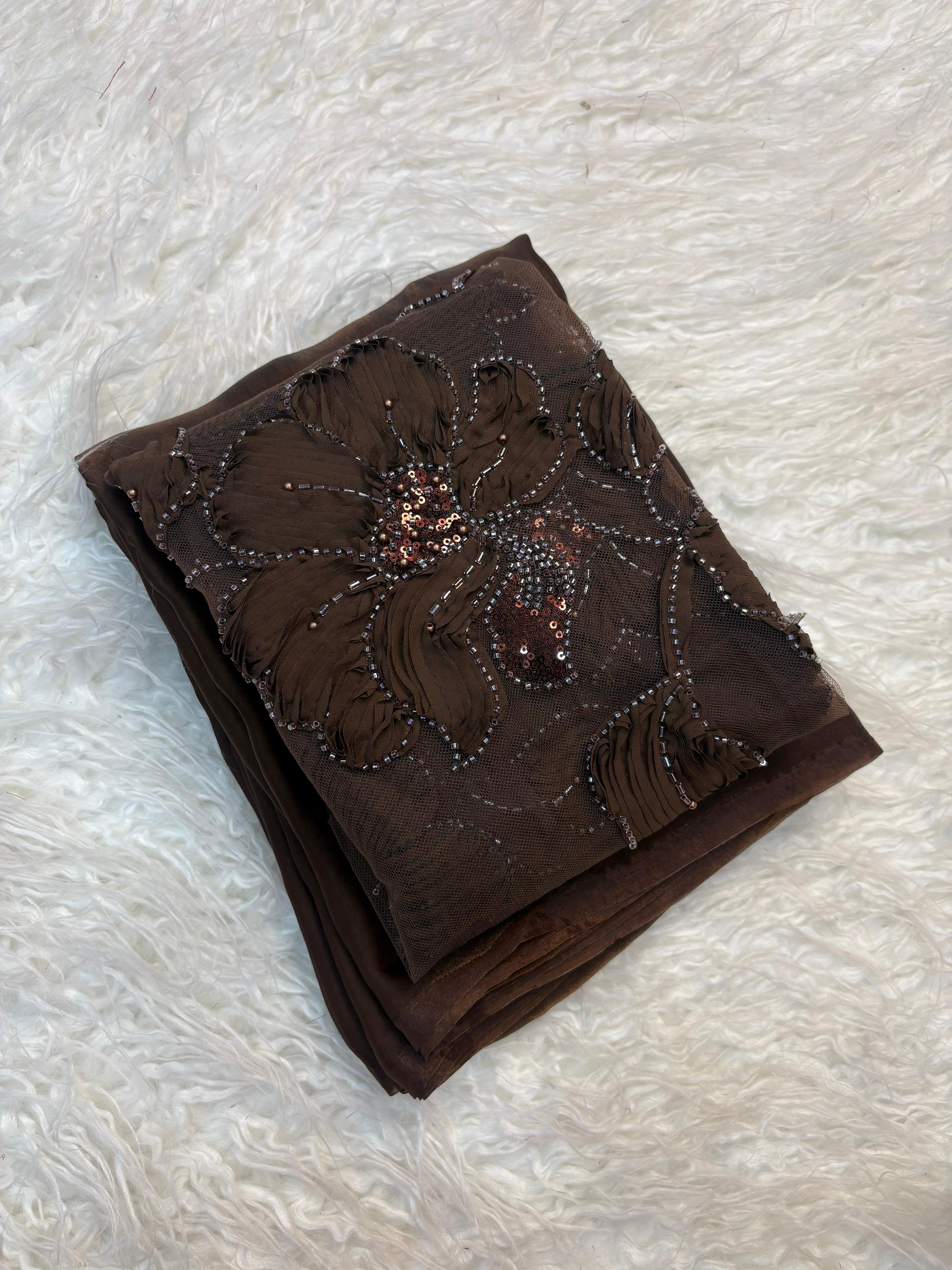Leona : Dark choclate Brown 🤎