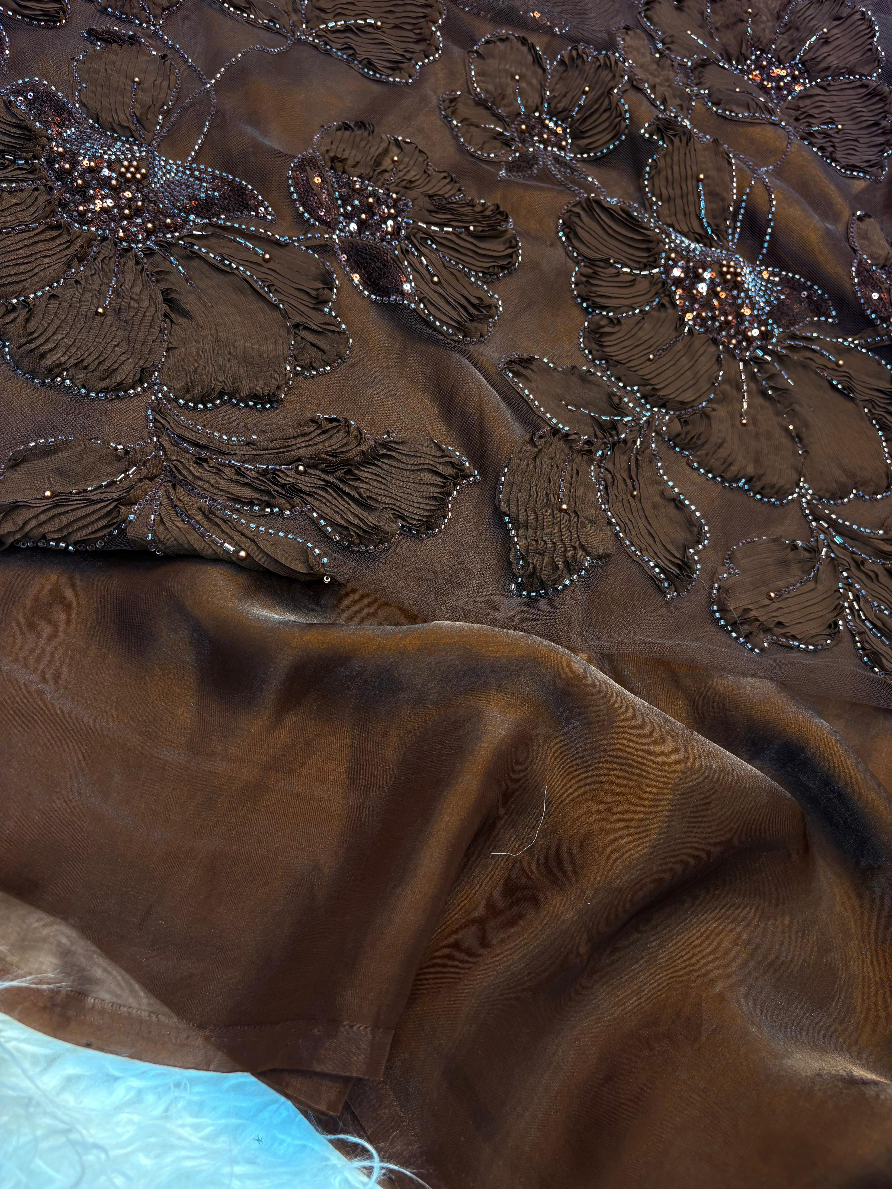 Leona : Dark choclate Brown 🤎