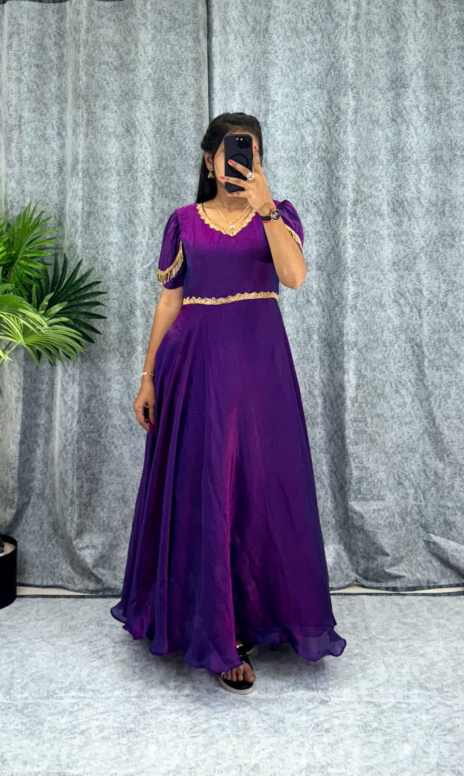 Mona : Designer Frocks