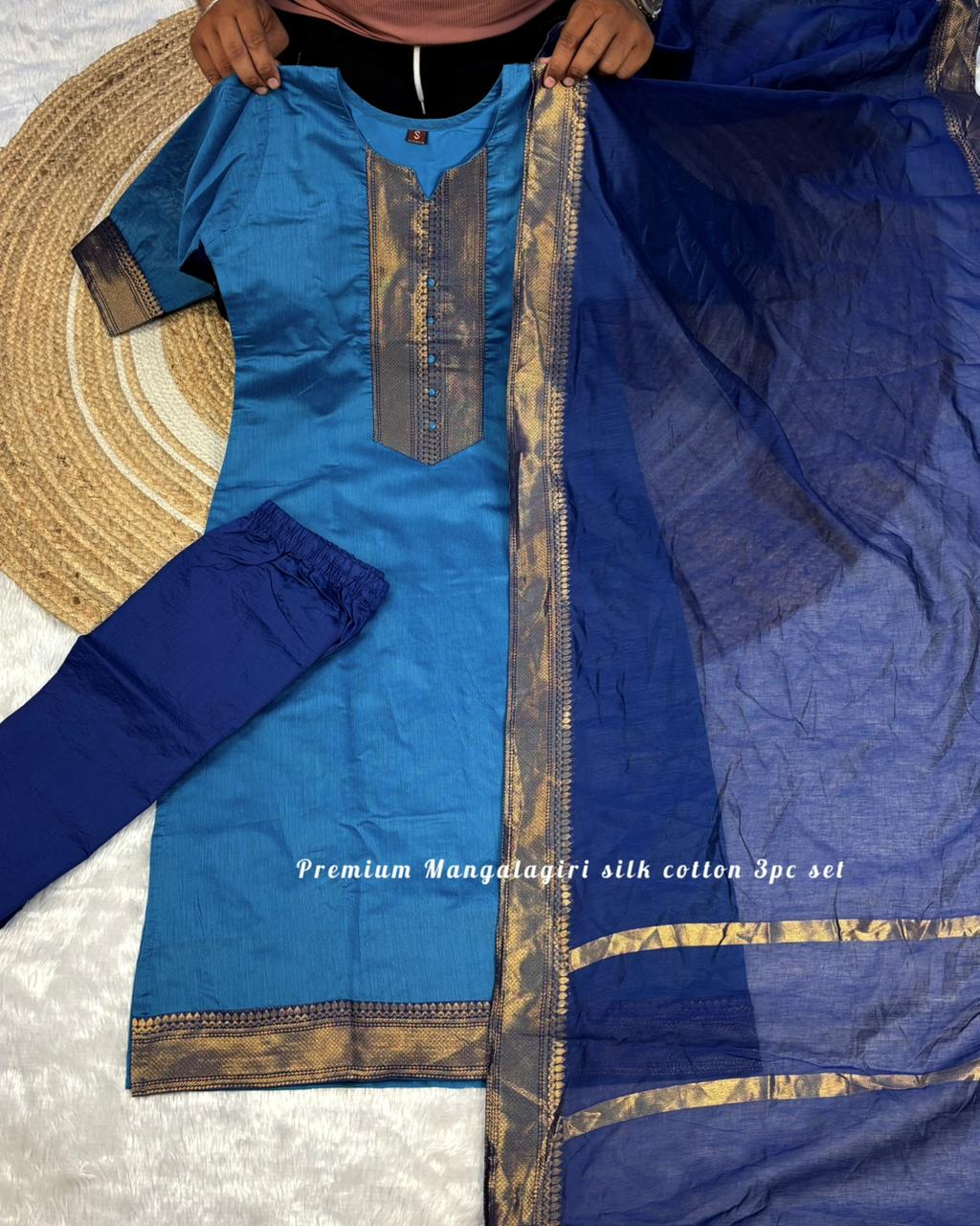 Mallika : Ethnic dresses